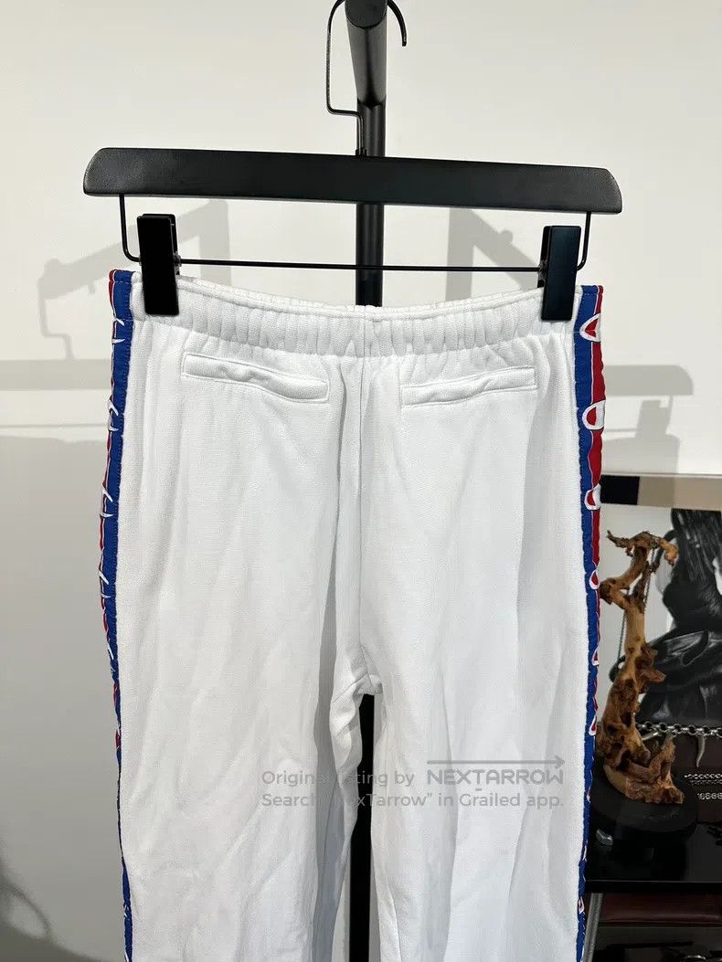 Vetements VETEMENTS size S Champion Striped Small Logo Embroidered D Size US 27 - 4 Thumbnail