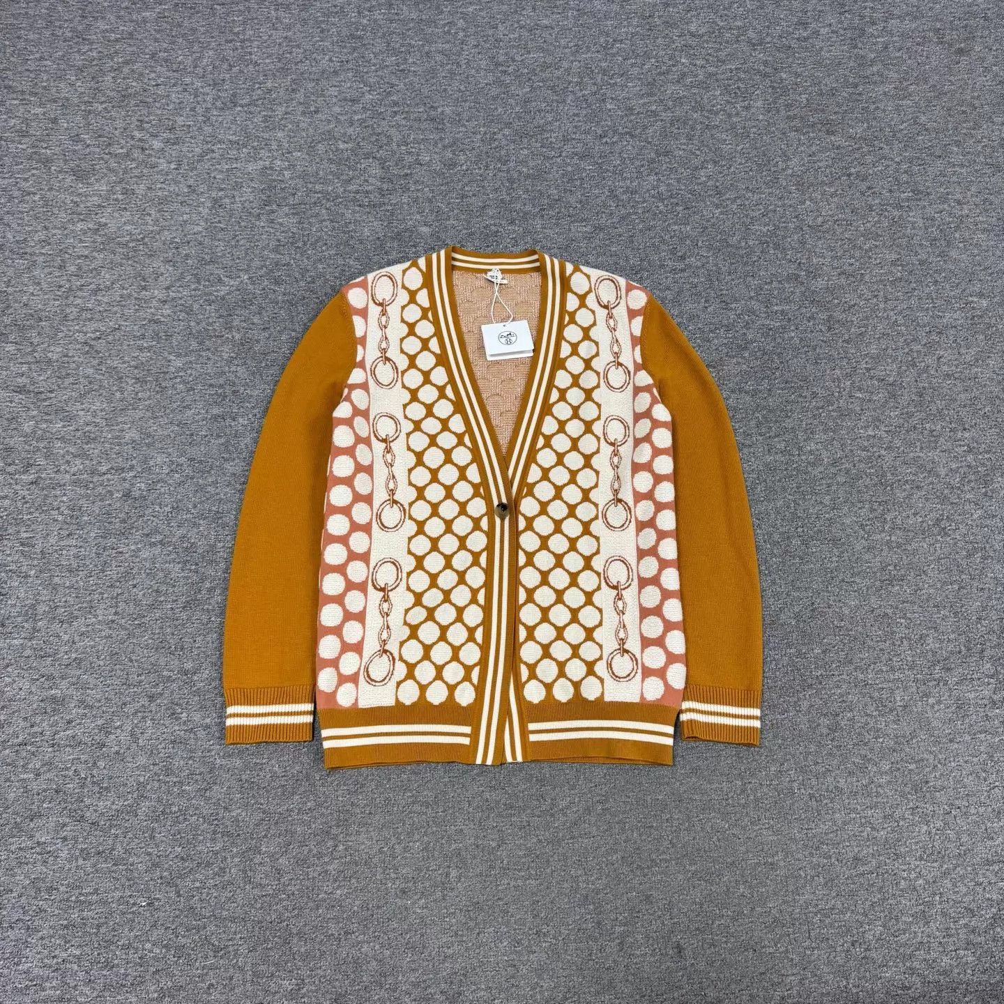 Hermes Hermes Horseshoe Polkadot Jacquard V-neck Cardi NWT Size XS / US 0-2 / IT 36-38 - 1 Thumbnail