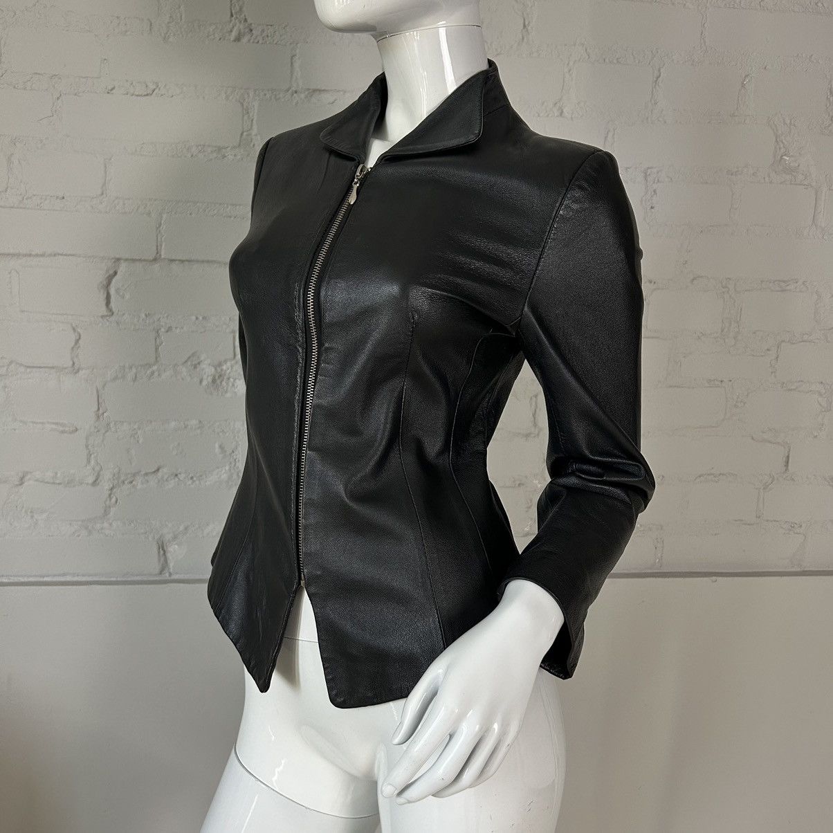 Vintage Vintage elegant leather fitted jacket Size S / US 4 / IT 40 - 2 Thumbnail