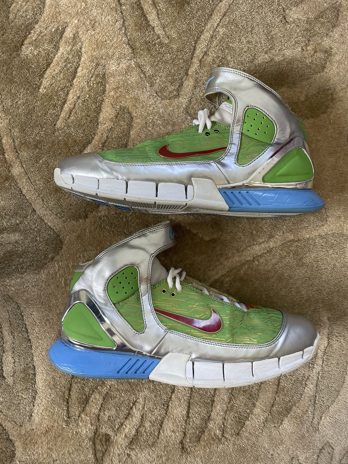 image of Nike X Ohsu Huarache 2K5 Doernbecher Kenny Clegg Shoes in Green/Blue, Men's (Size 11)