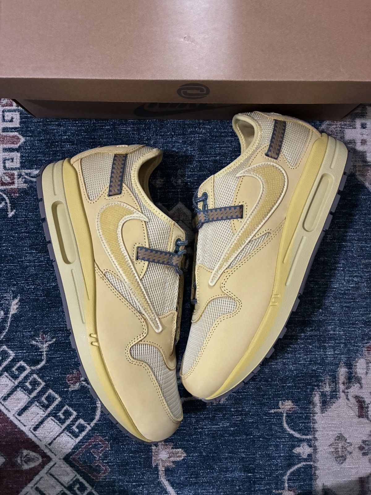 Nike × Travis Scott Nike Air Max 1 Travis Scott Cactus Jack Saturn Gold Size US 11 / EU 44 - 3 Thumbnail