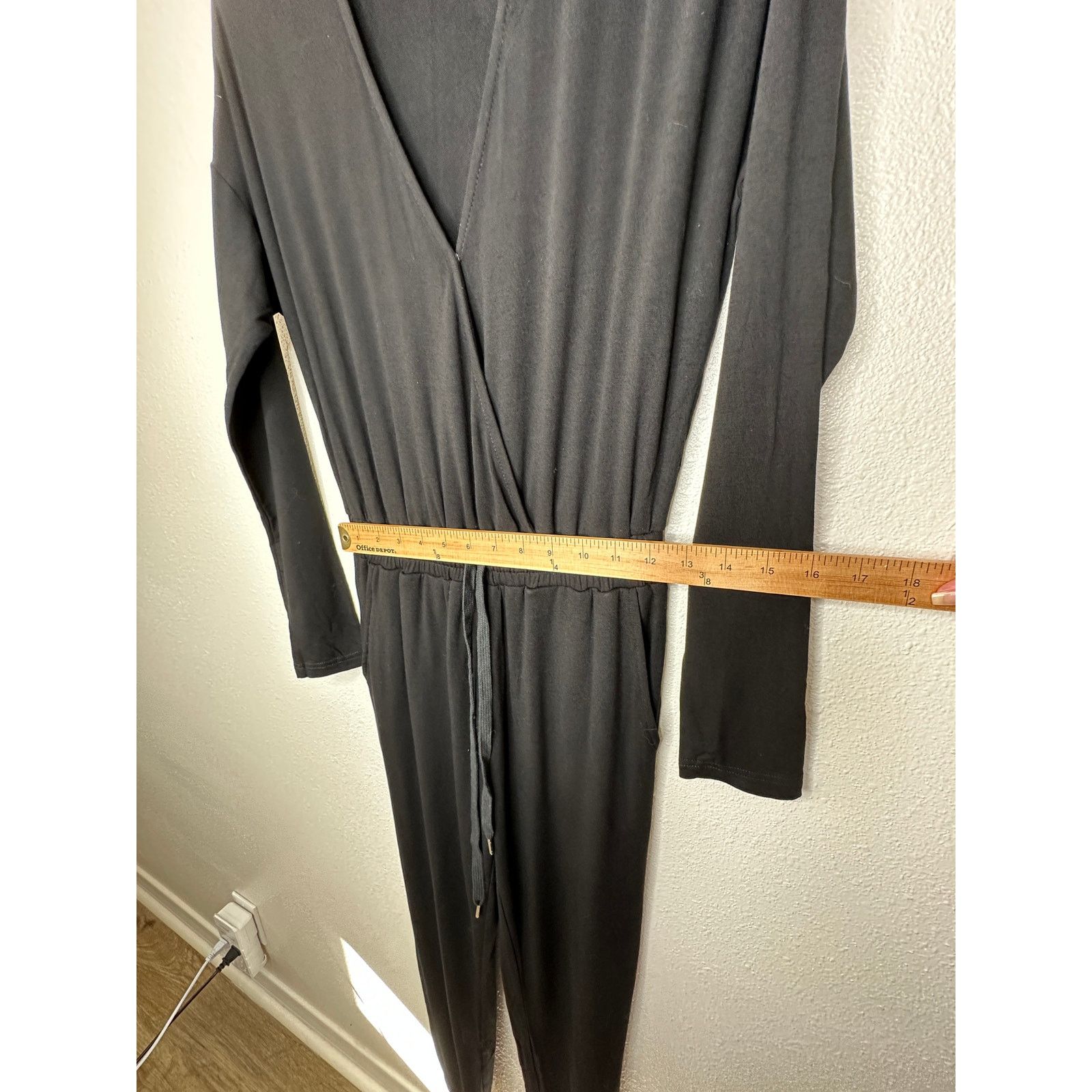 Other VICI Black Colette Deep-V Pocketed Drawstring Jumpsuit XS Size 26" / US 2 / IT 38 - 14 Thumbnail
