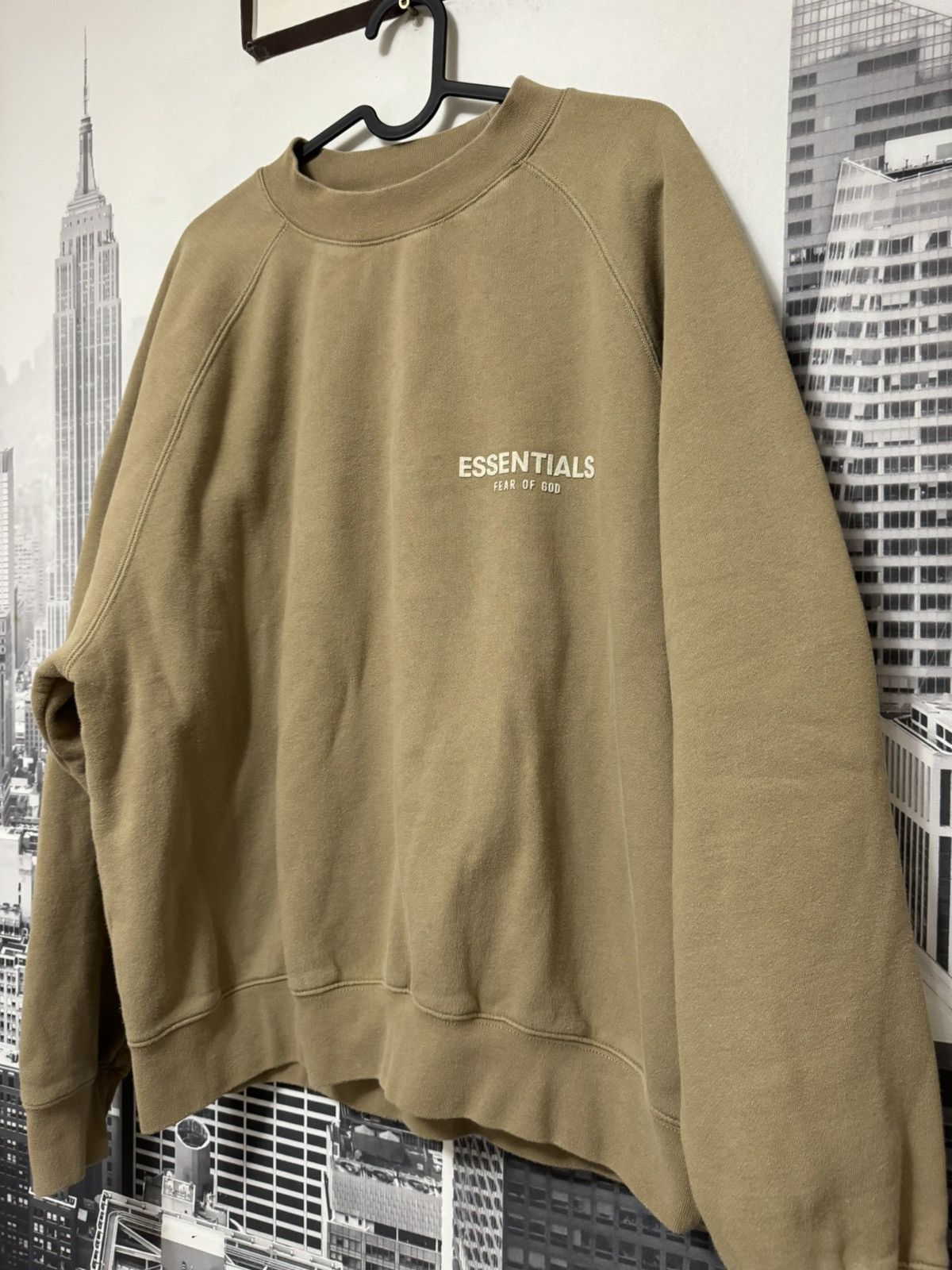 Fear of God Fear of God Essentials Crewneck Oak SZ Small 💥 Size US S / EU 44-46 / 1 - 2 Thumbnail