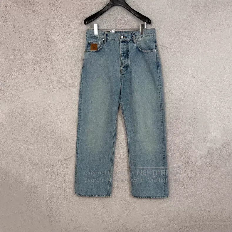 Louis Vuitton Louis Vuitton New pearl button stitched embroidered leathe Size US 29 - 1 Thumbnail