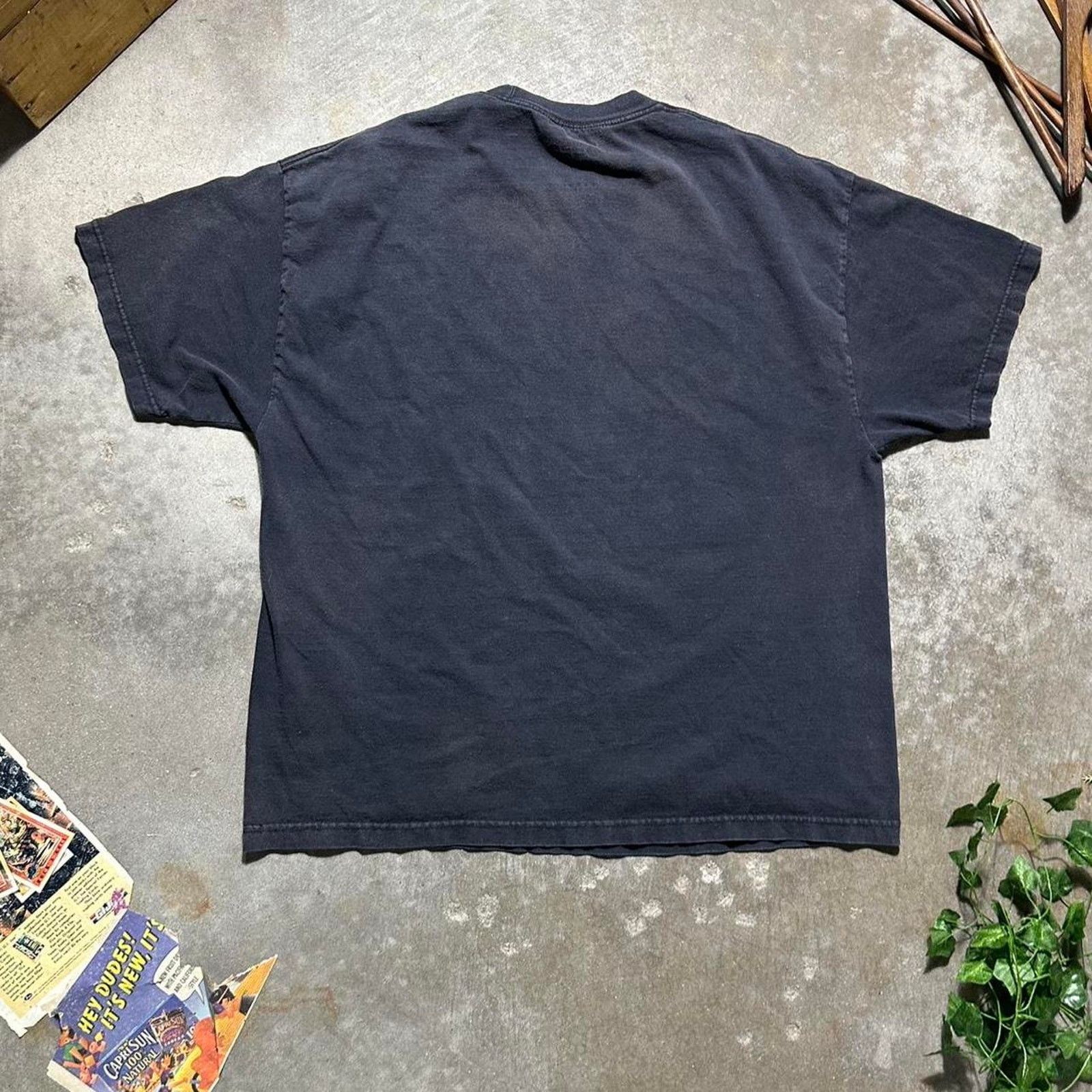 Nike Vintage Y2K Nike Large Spell Out Faded Black Red Tee Shirt Size US XXL / EU 58 / 5 - 2 Thumbnail