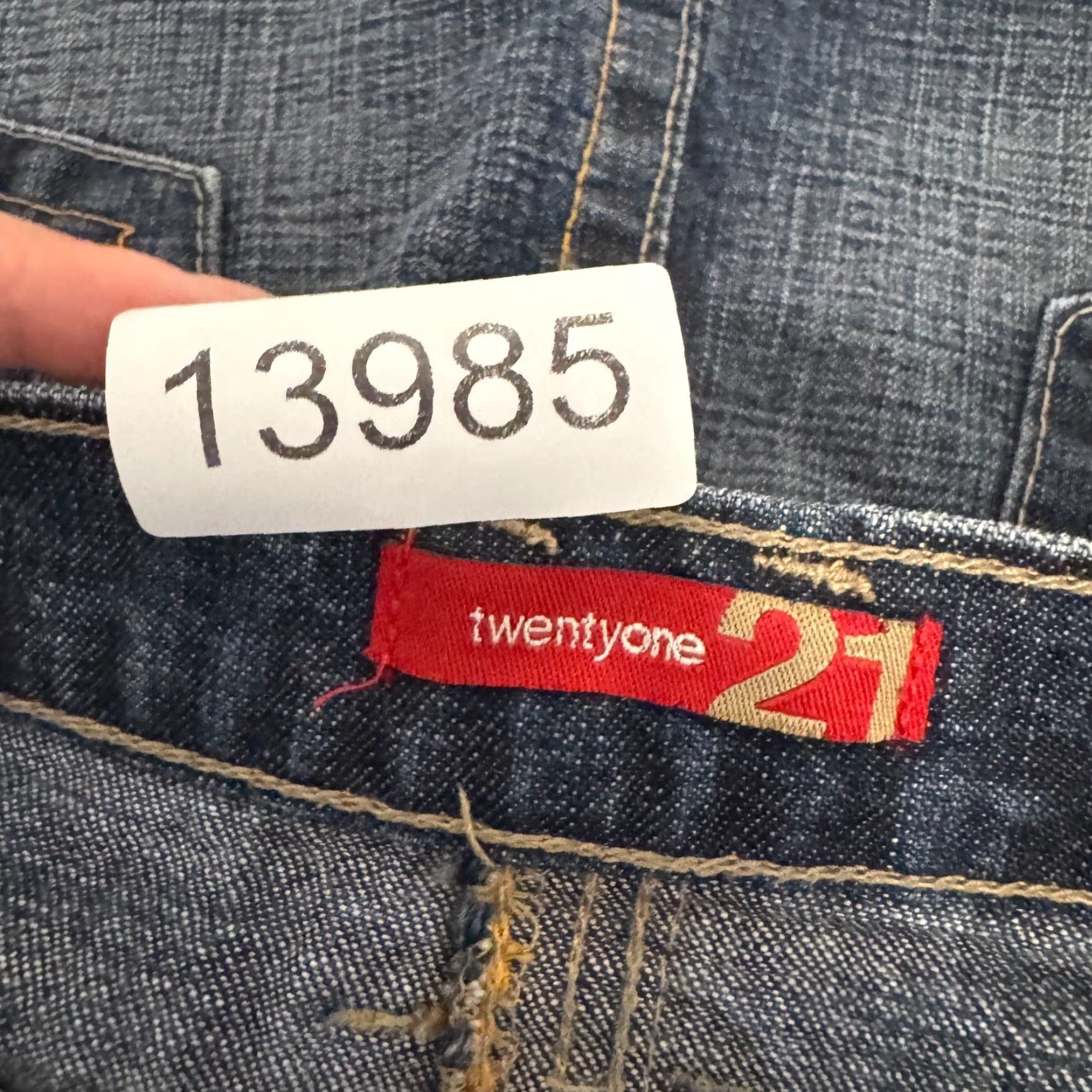 Forever 21 VINTAGE Y2K Denim Mini Skirt 00 0 23 24 Low Rise Dark Wash Boho Fairy Grunge Women’s/Junior’s XS Fits Women’s 00/0 or 23/24 Denim Forever 21 Size 24" / US 00 / IT 34 - 8 Thumbnail