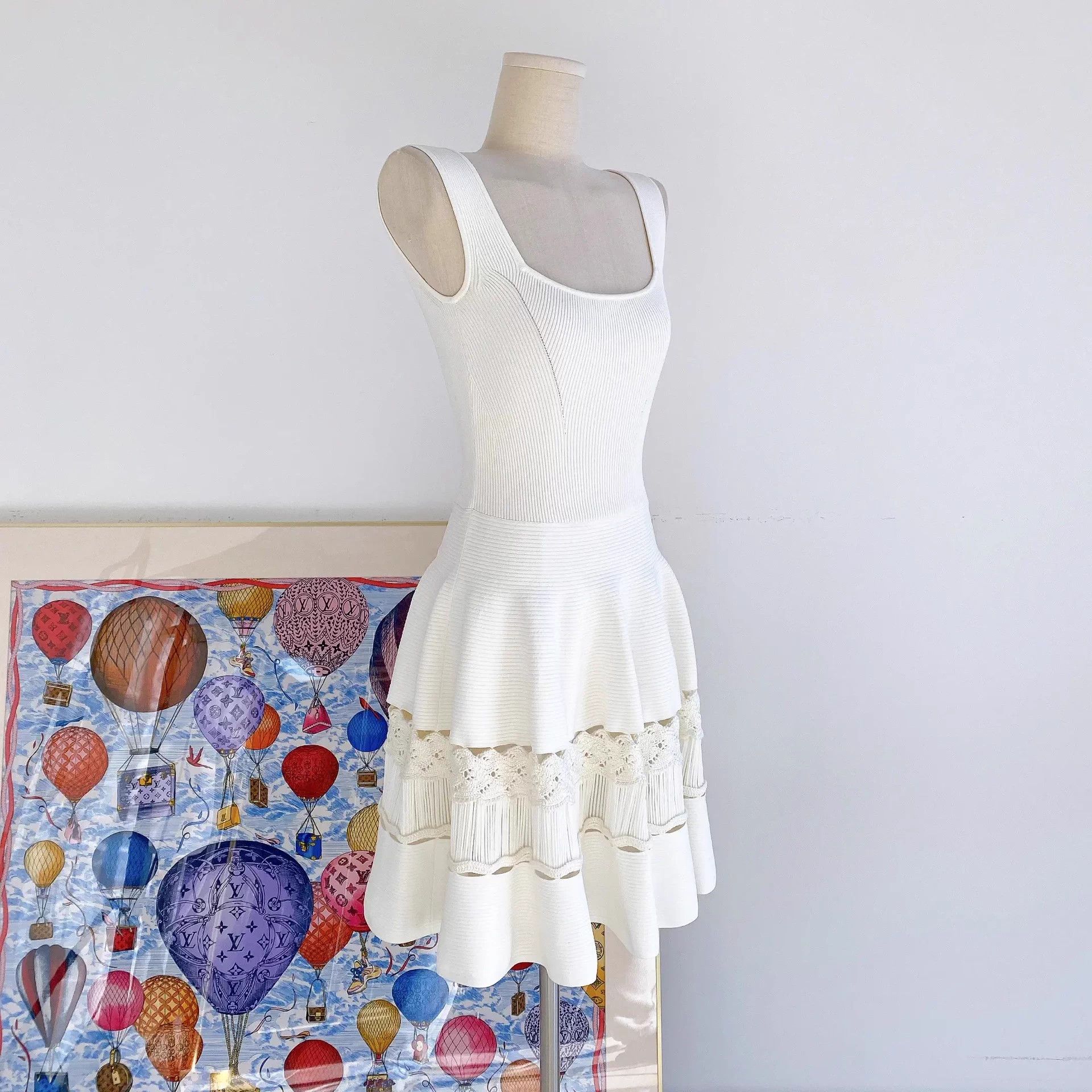 Alexander McQueen Alexander McQueen white sleeveless knit dress XS Size XS / US 0-2 / IT 36-38 - 4 Thumbnail