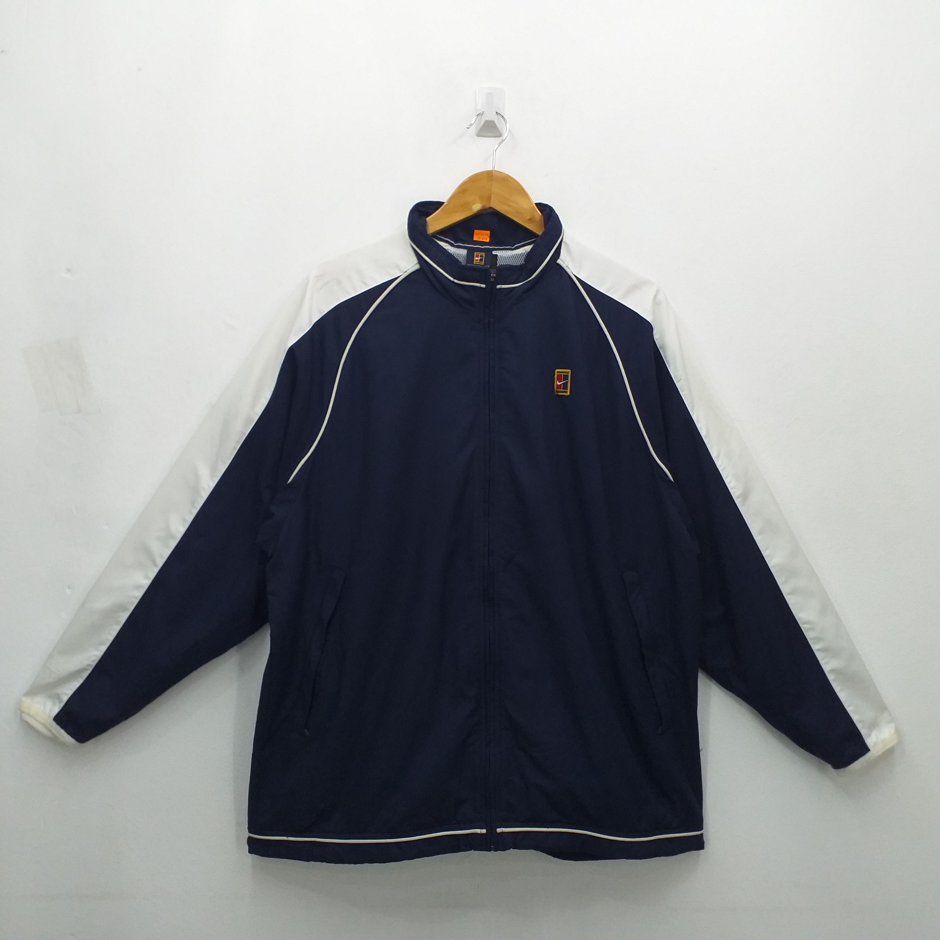 Japanese Brand Vintage Nike Court Windbreaker Jacket -J016 Size US L / EU 52-54 / 3 - 1 Thumbnail