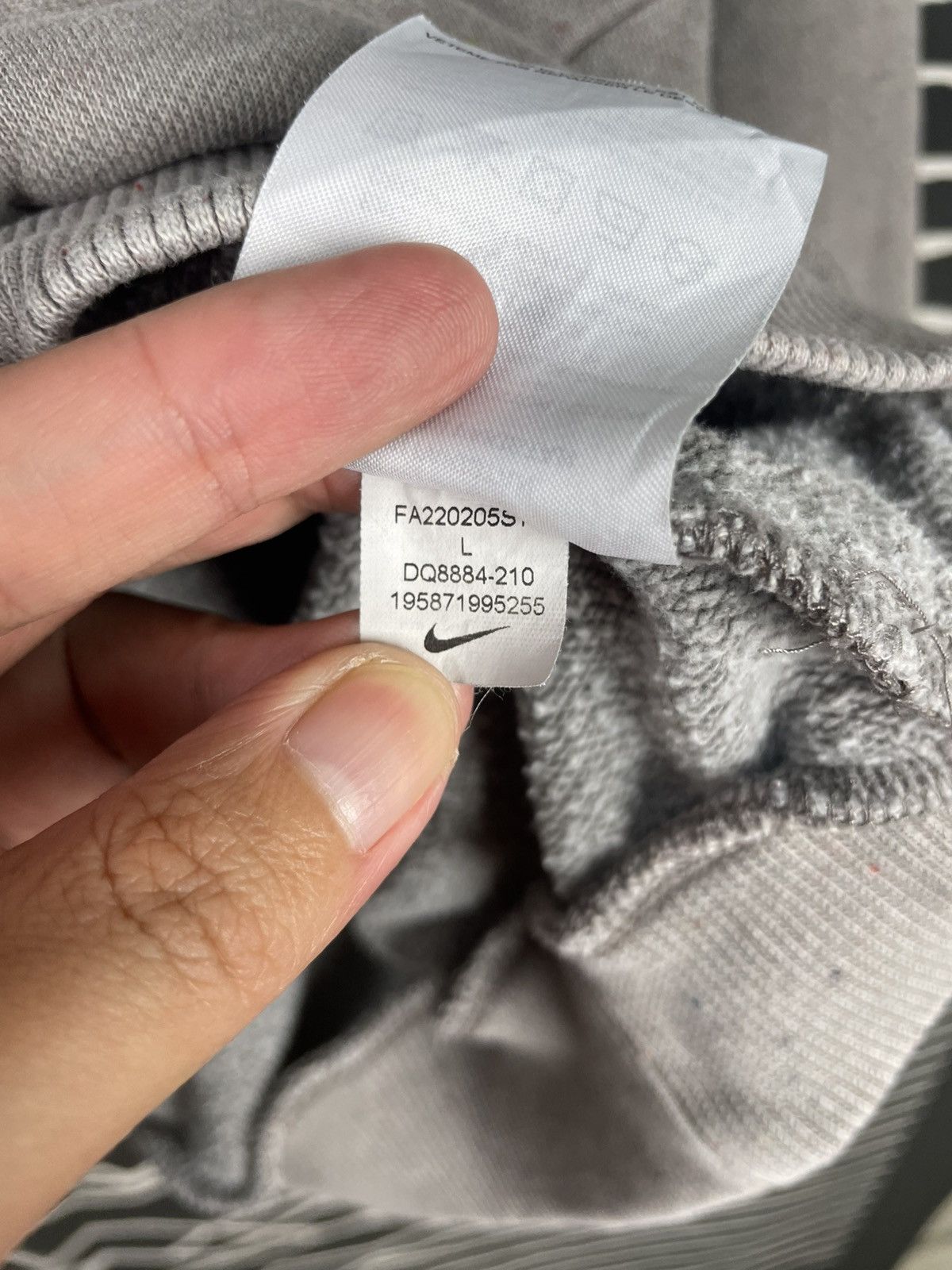 Nike Nike Small Logo Croptop Hoodie Size L / US 10 / IT 46 - 8 Thumbnail