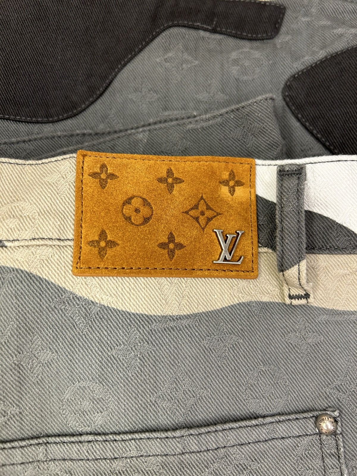 Louis Vuitton LOUIS VUITTON PATCHWORK PORTRAIT DENIM PANTS Size US 34 / EU 50 - 4 Thumbnail