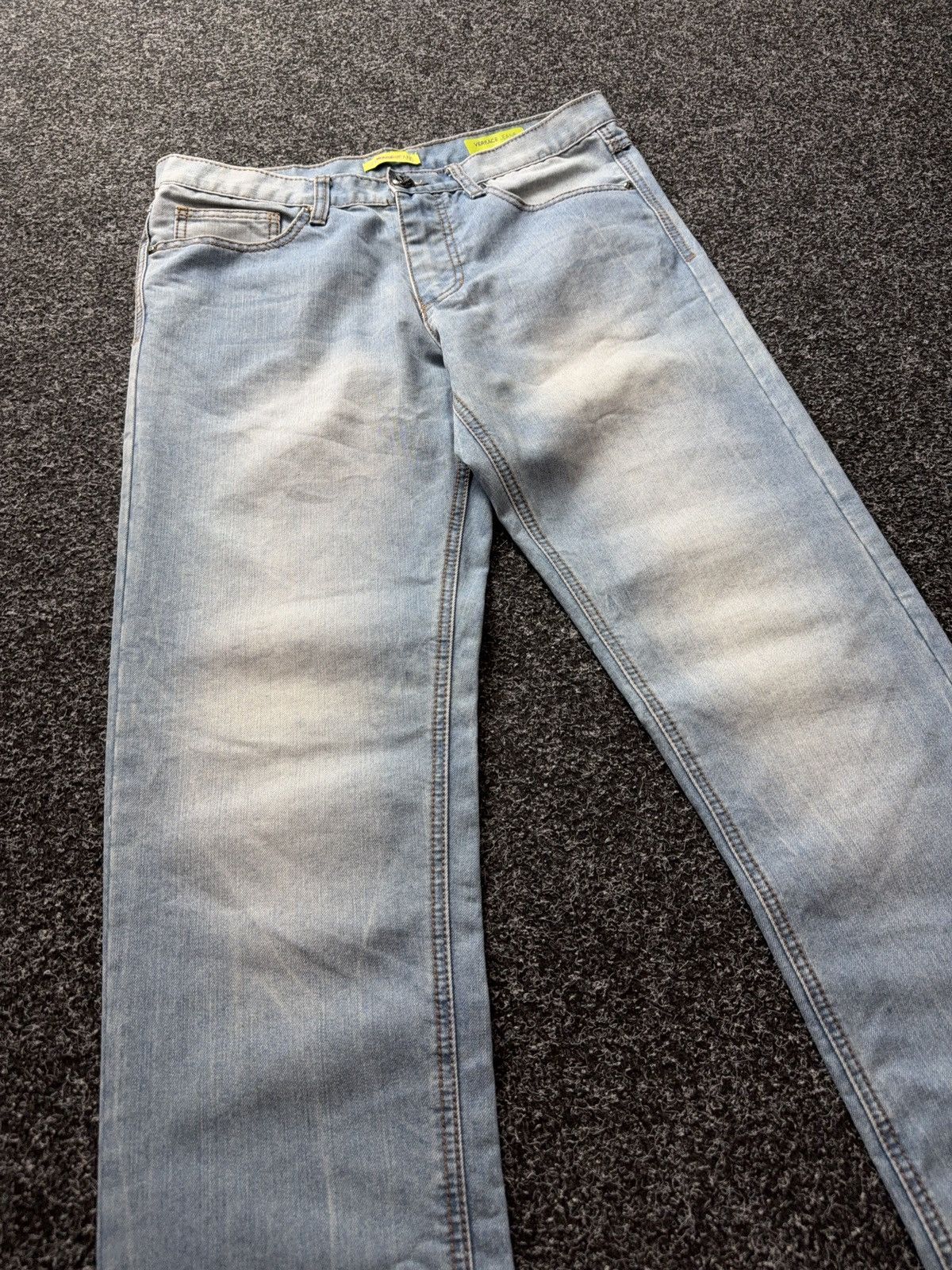 Versace Jeans Couture Luxury 00s Versace Jeans Slim Fit Light Wash Denim Jeans Size US 31 - 3 Thumbnail