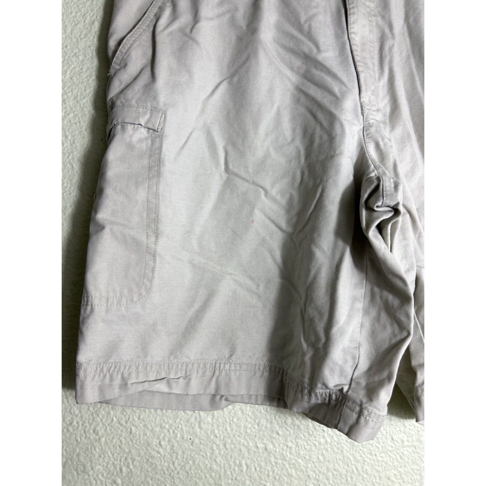 Vintage Columbia Cargo Shorts Beige 100% Cotton Mens Size 34x9 size 34 Regular Shorts Beige Cargo Men 34x9 Size US 34 / EU 50 - 2 Thumbnail