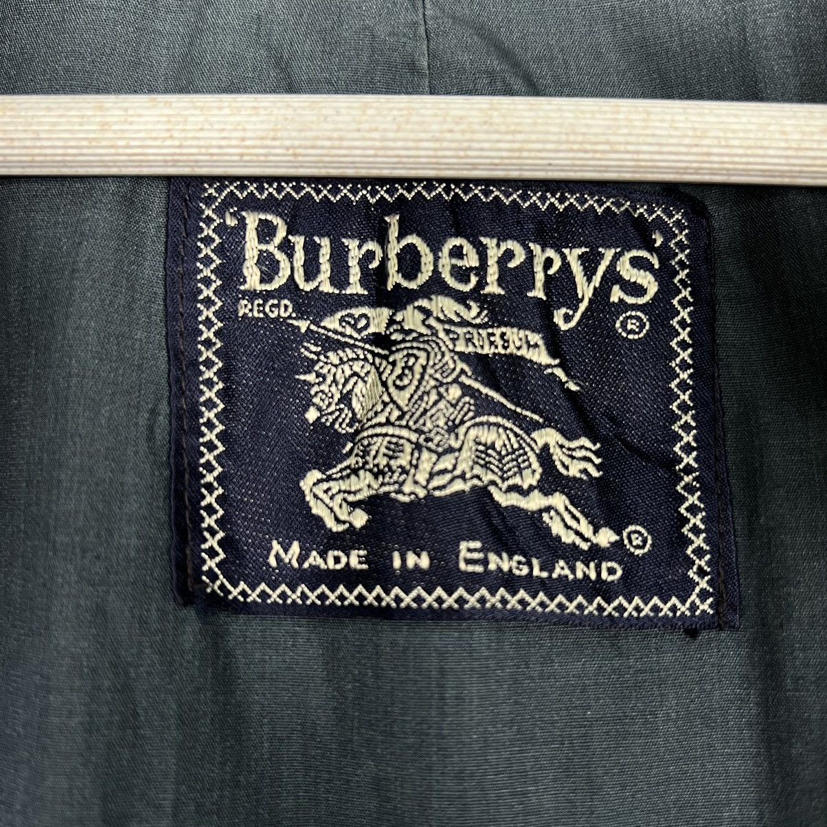 Burberry 🔥 NAVY BLUE BURBERRYS TRENCH COAT MADE IN ENGLAND Size US M / EU 48-50 / 2 - 13 Thumbnail