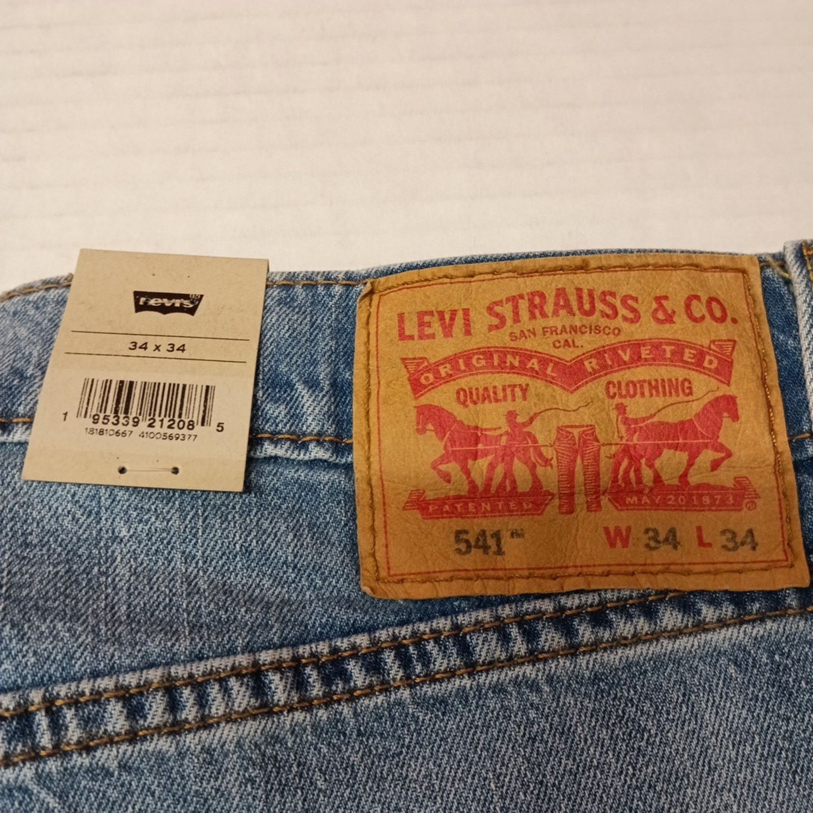 Levi's Levi's 541 Jeans Men's 34x34 Blue Athletic Taper Fit Size US 34 / EU 50 - 9 Thumbnail
