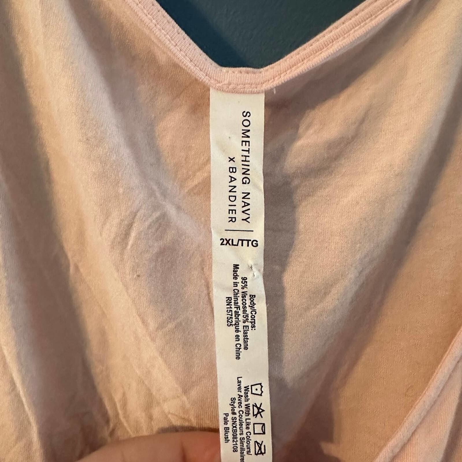 Other Bandier X Something Navy Crossover Pink Cropped Top Size 2XL Size XXL / US 16-18 / IT 52-54 - 2 Thumbnail