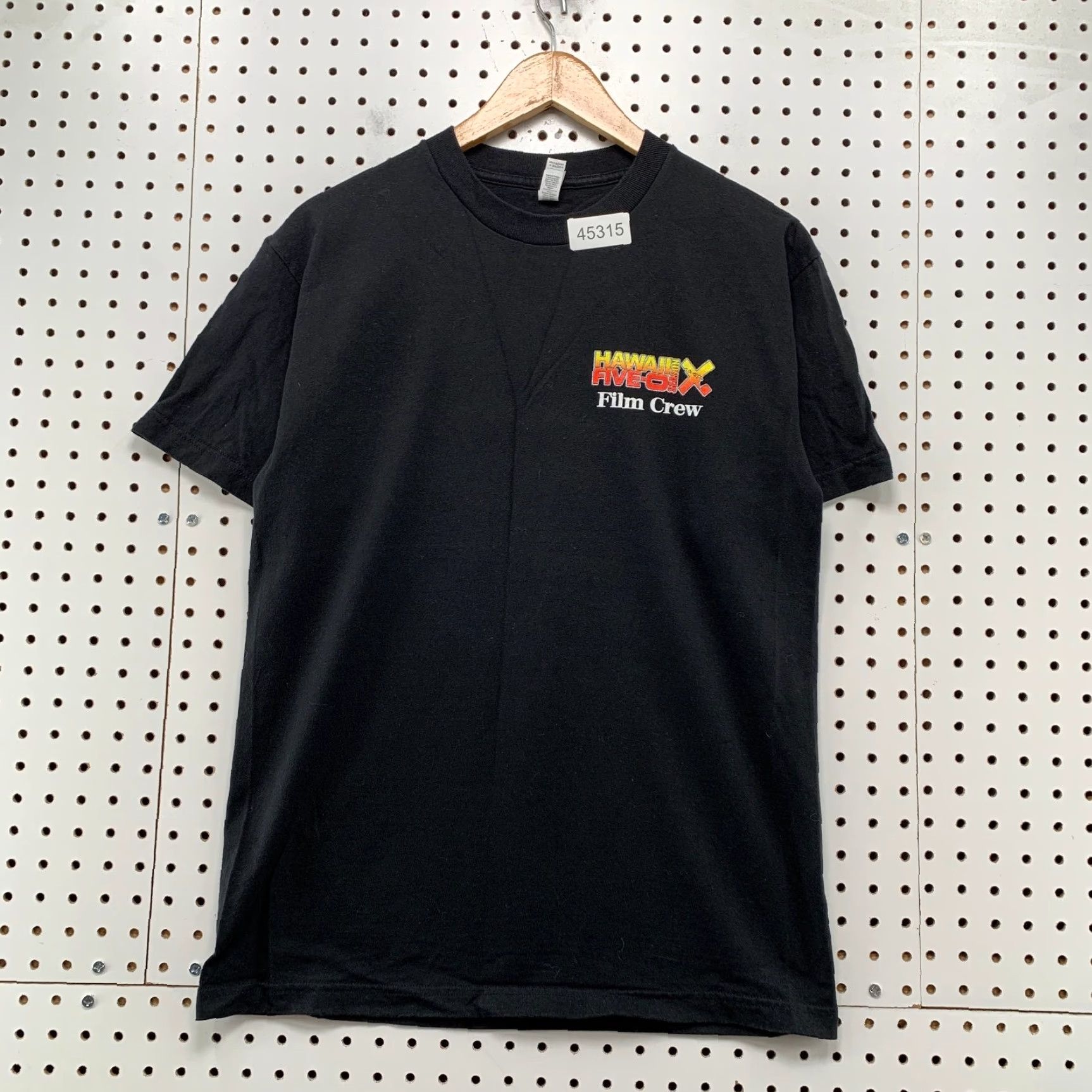 Gildan VINTAGE Hawaii Five O Film Crew Shirt Mens Medium Black Season 10 TV Show Promo Size US M / EU 48-50 / 2 - 2 Thumbnail