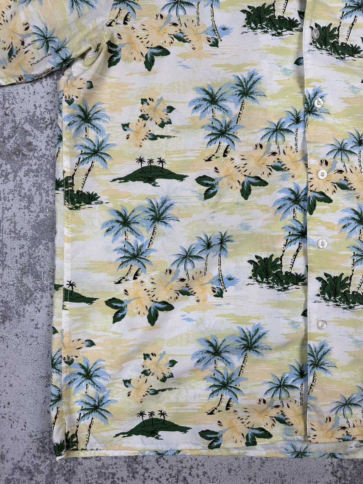 Vintage Hawaiian Shirt Yellow Island Print Size US L / EU 52-54 / 3 - 5 Thumbnail