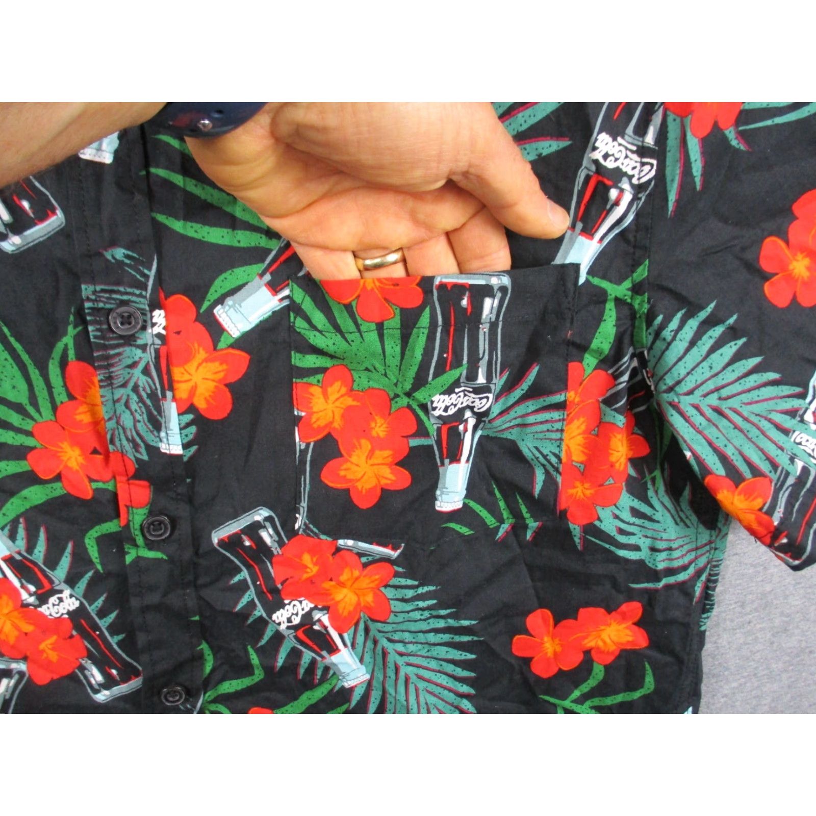 Vintage Coca-Cola Mens Hawaiian Shirt Medium Coke Bottles Floral One Pocket Button-Up Shirt Size US M / EU 48-50 / 2 - 4 Thumbnail