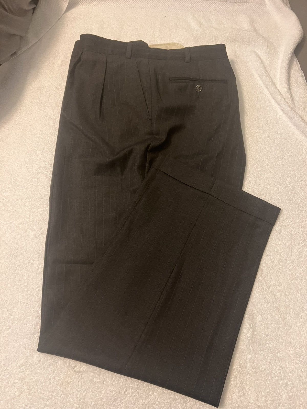 Chaps Ralph Lauren RALPH LAUREN CHAPS 2 PC SUIT- GREY PINSTRIPES- VINTAGE Size 44L - 8 Thumbnail