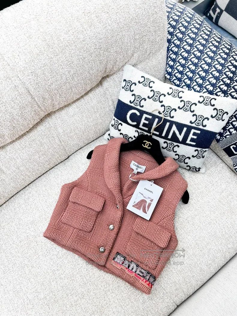 Chanel Chanel 21B Heavy Industry Embroidered Salmon Orange Pink V Size XS / US 0-2 / IT 36-38 - 3 Thumbnail