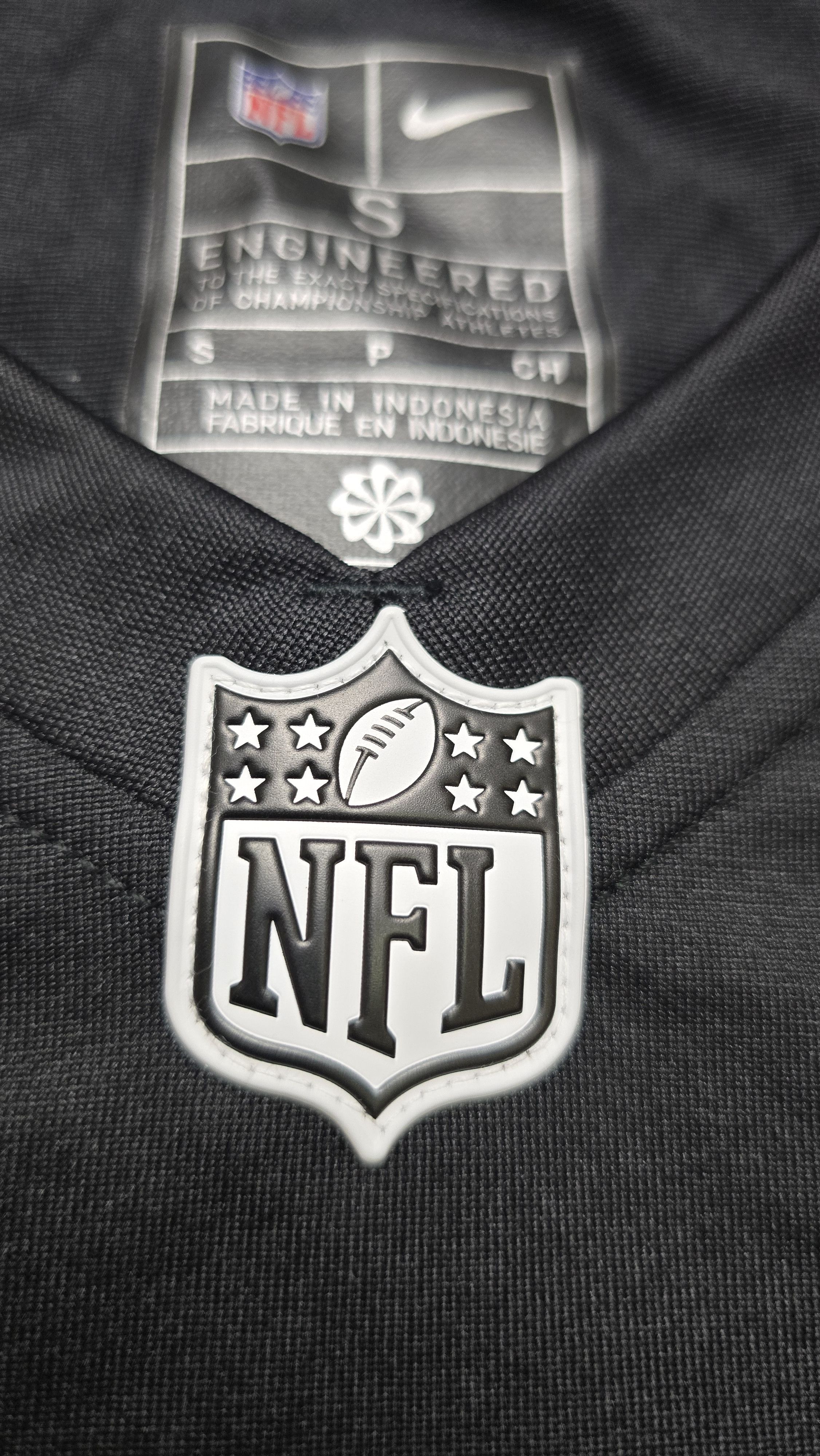 Nike Saquon Barkley Eagles Nike Super Bowl LIX Champions Jersey Size US S / EU 44-46 / 1 - 17 Thumbnail