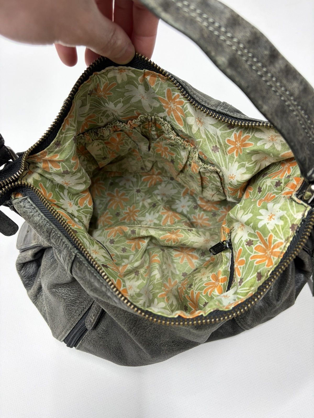 Hedi Slimane Distressed Leather Shoulder Bag Olive Vintage Slouchy Hobo Size ONE SIZE - 16 Thumbnail