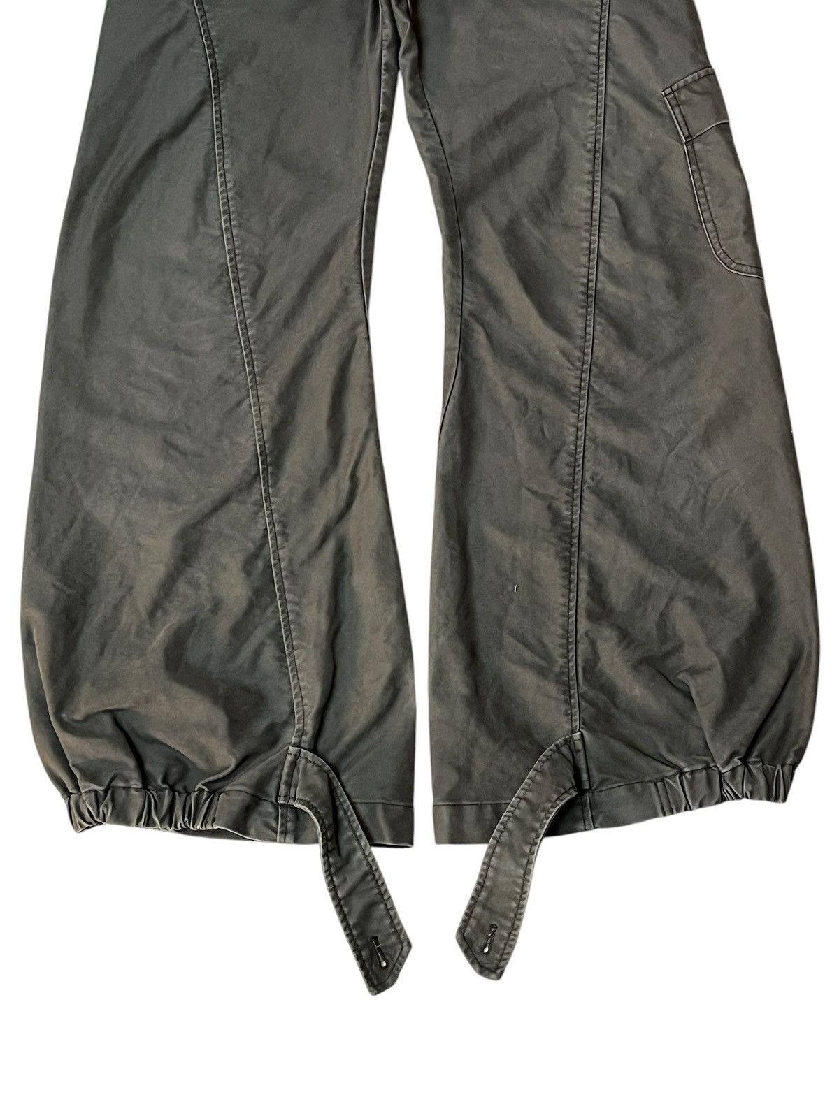 Japanese Brand Japanese apparel brand MIN-RNA INC flared Y2K cargo pant Size US 30 / EU 46 - 3 Thumbnail