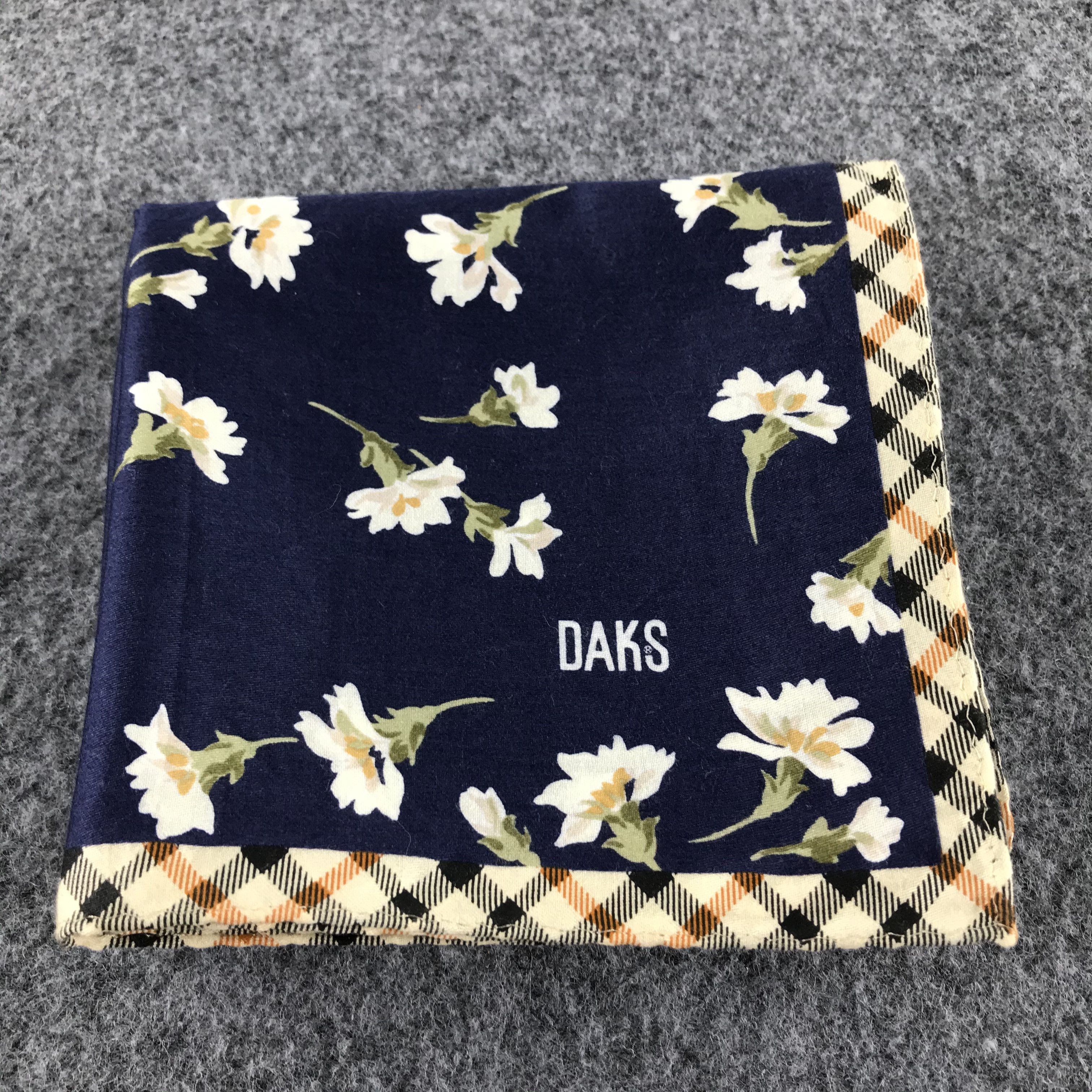 DAKS × Vintage DAKS Floral Handkerchief Neckerchief Bandana SCT082 Size ONE SIZE - 6 Thumbnail