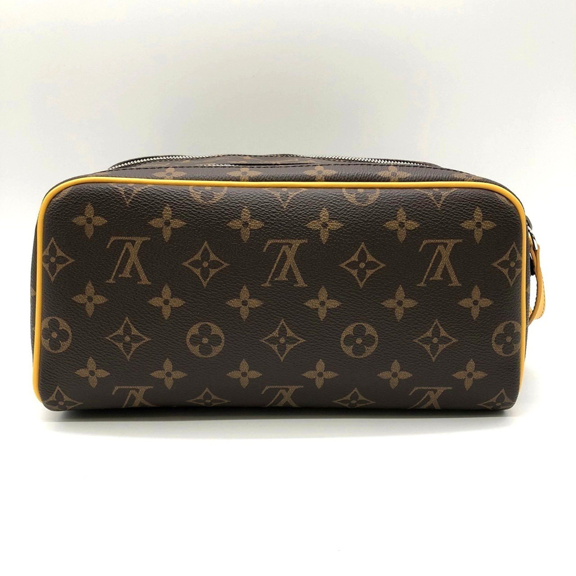 Louis Vuitton Louis Vuitton Dopp Kit clutch Size ONE SIZE - 1 Thumbnail