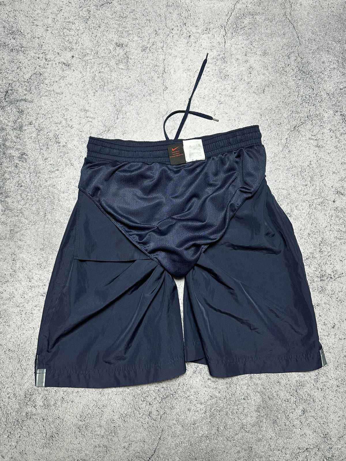Vintage Vintage Nike Shorts Size S Y2K Size US 30 / EU 46 - 8 Thumbnail