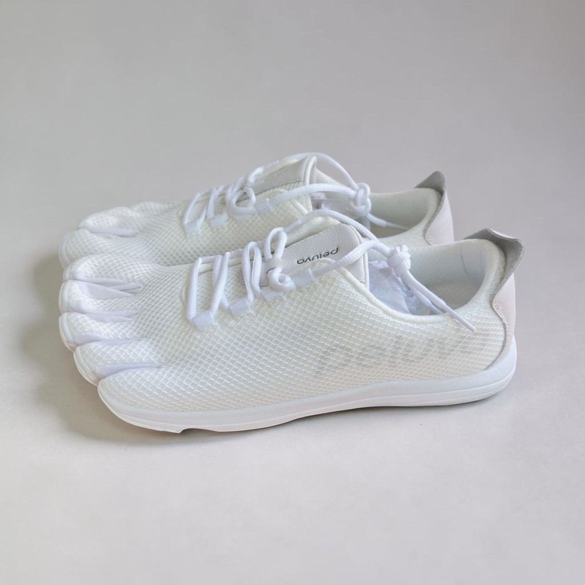 Other Peluva Strand Mesh Barefoot Five Toe Shoes White 10.5 Size US 10.5 / EU 43-44 - 9 Thumbnail
