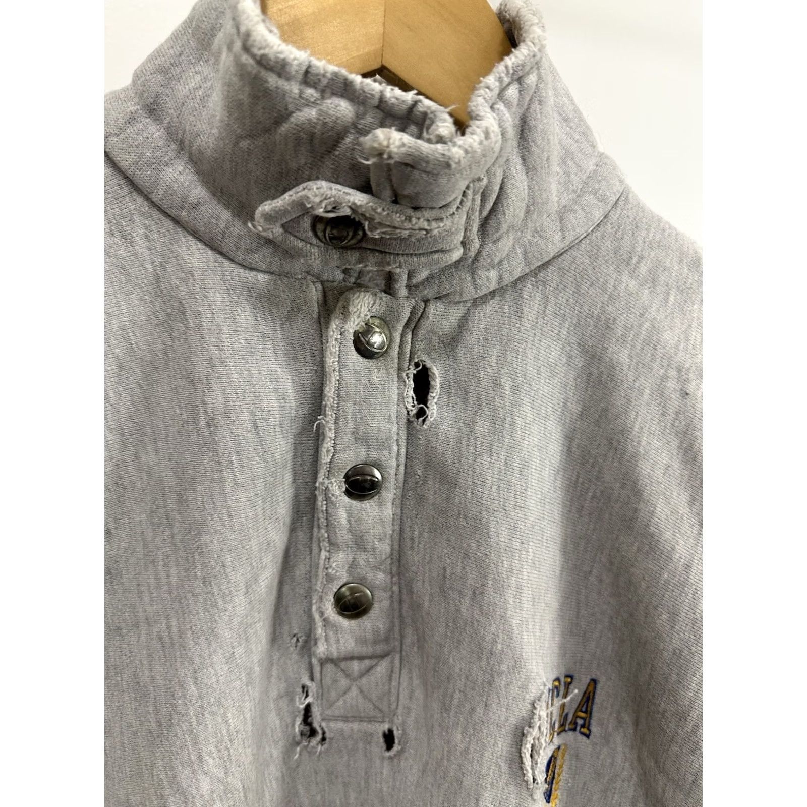 Champion VTG UCLA Thrashed Worn Champion Reverse Weave Chin Strap Sweatshirt Size L Gray Mens Size US L / EU 52-54 / 3 - 5 Thumbnail