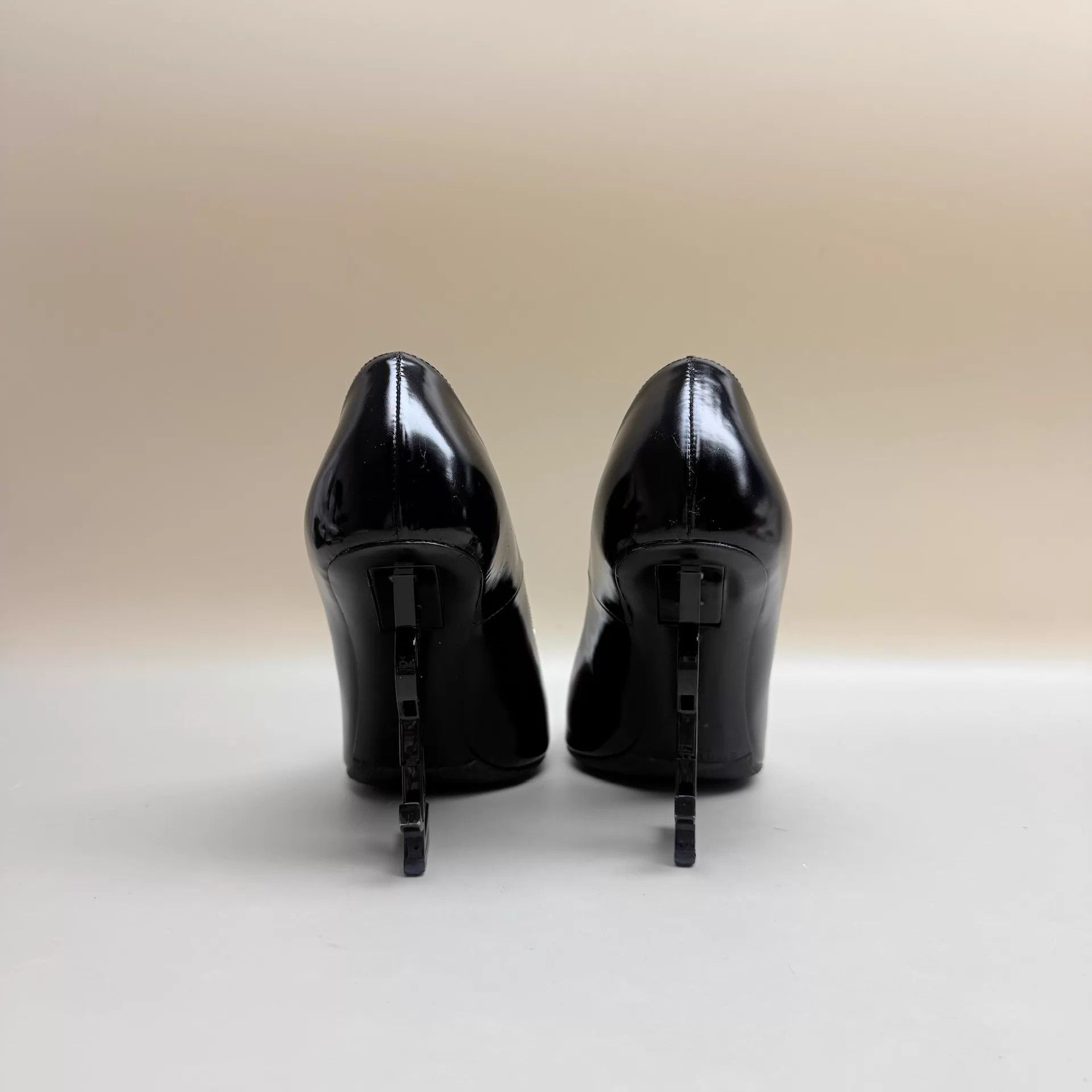Yves Saint Laurent YSL Black Patent Leather Asymmetric Heel Pump Size 36 Size US 5.5 / IT 35.5 - 3 Thumbnail