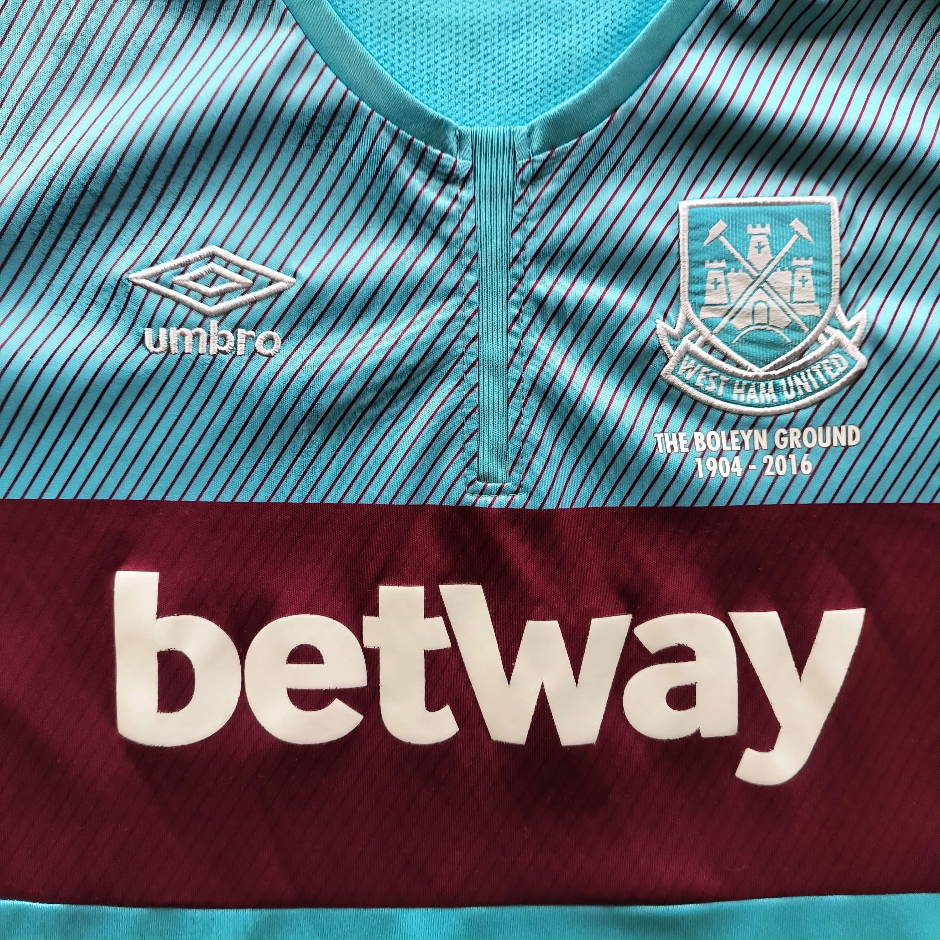 Umbro West Ham United 2015-16 away football jersey size Womens 10 Size M / US 6-8 / IT 42-44 - 3 Thumbnail