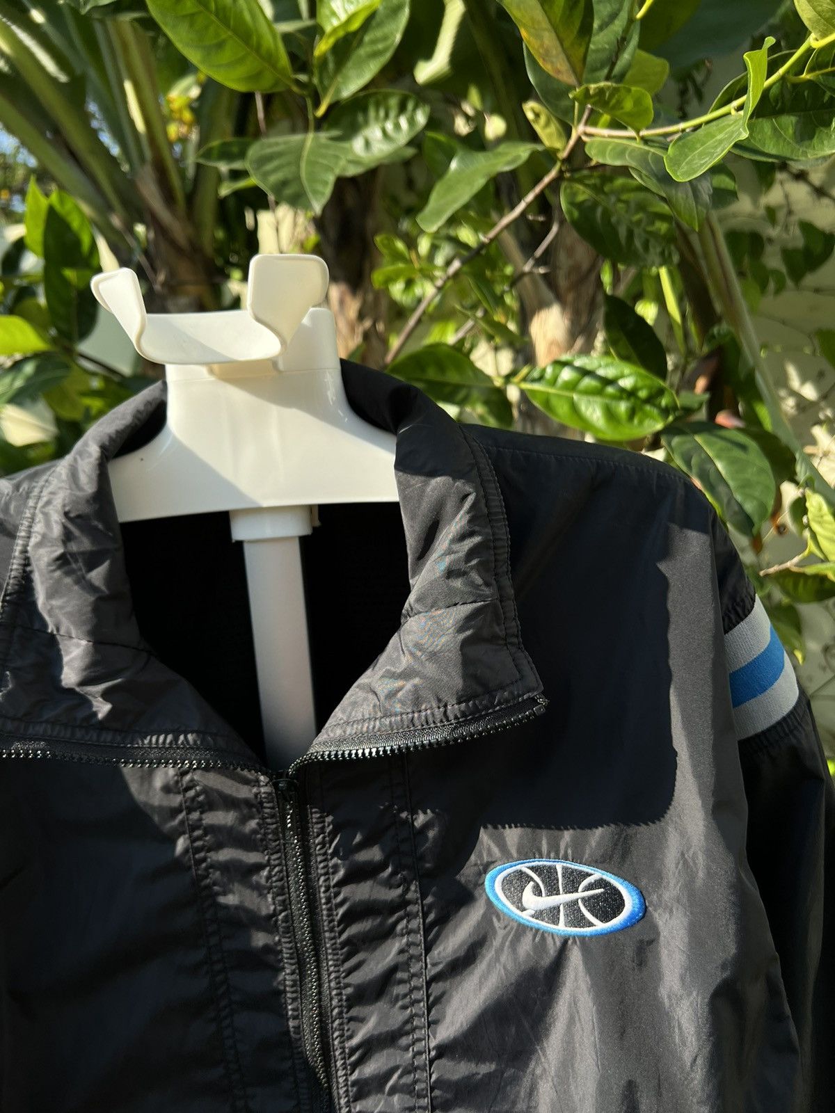 Nike × Vintage 90's NIKE RARE BASKETBALL RETRO Y2K SWOOSH LOGO JACKET Size US M / EU 48-50 / 2 - 6 Thumbnail