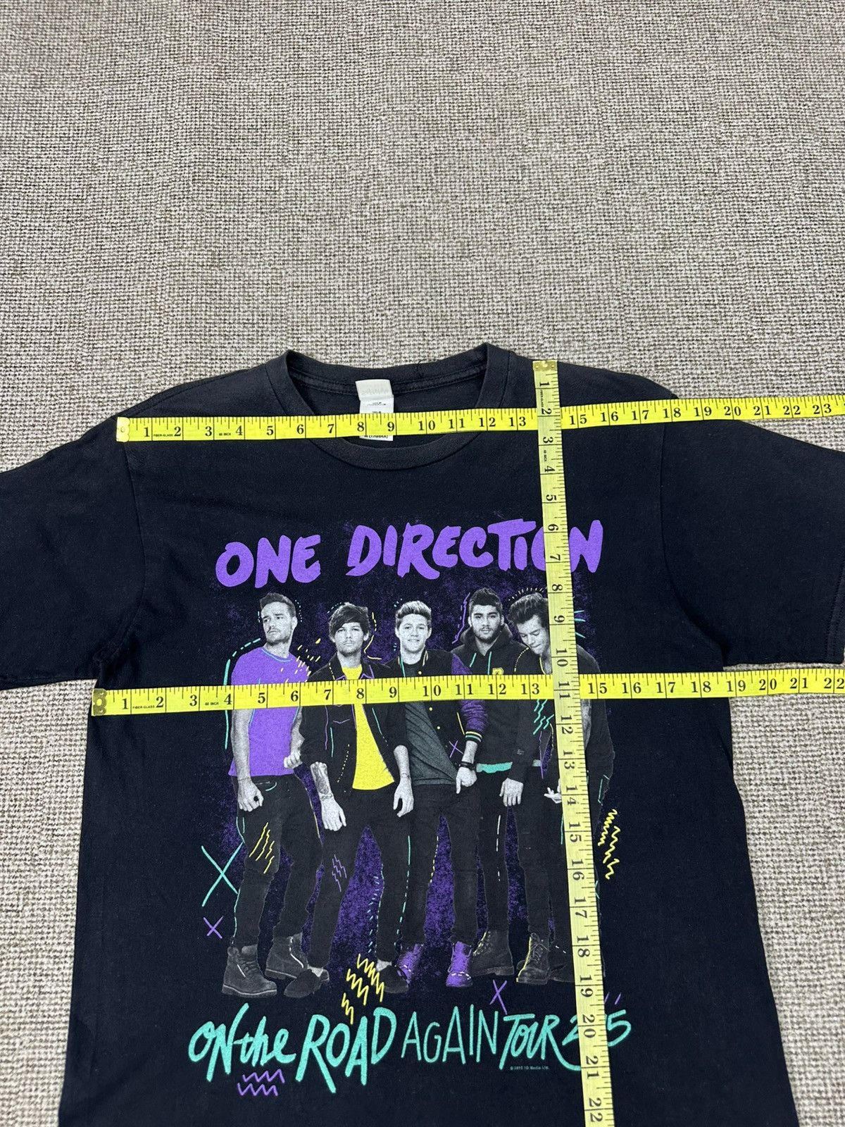 Band Tees One Direction On The Road Again Tour 2015 Tshirt A1009 Size US M / EU 48-50 / 2 - 7 Thumbnail