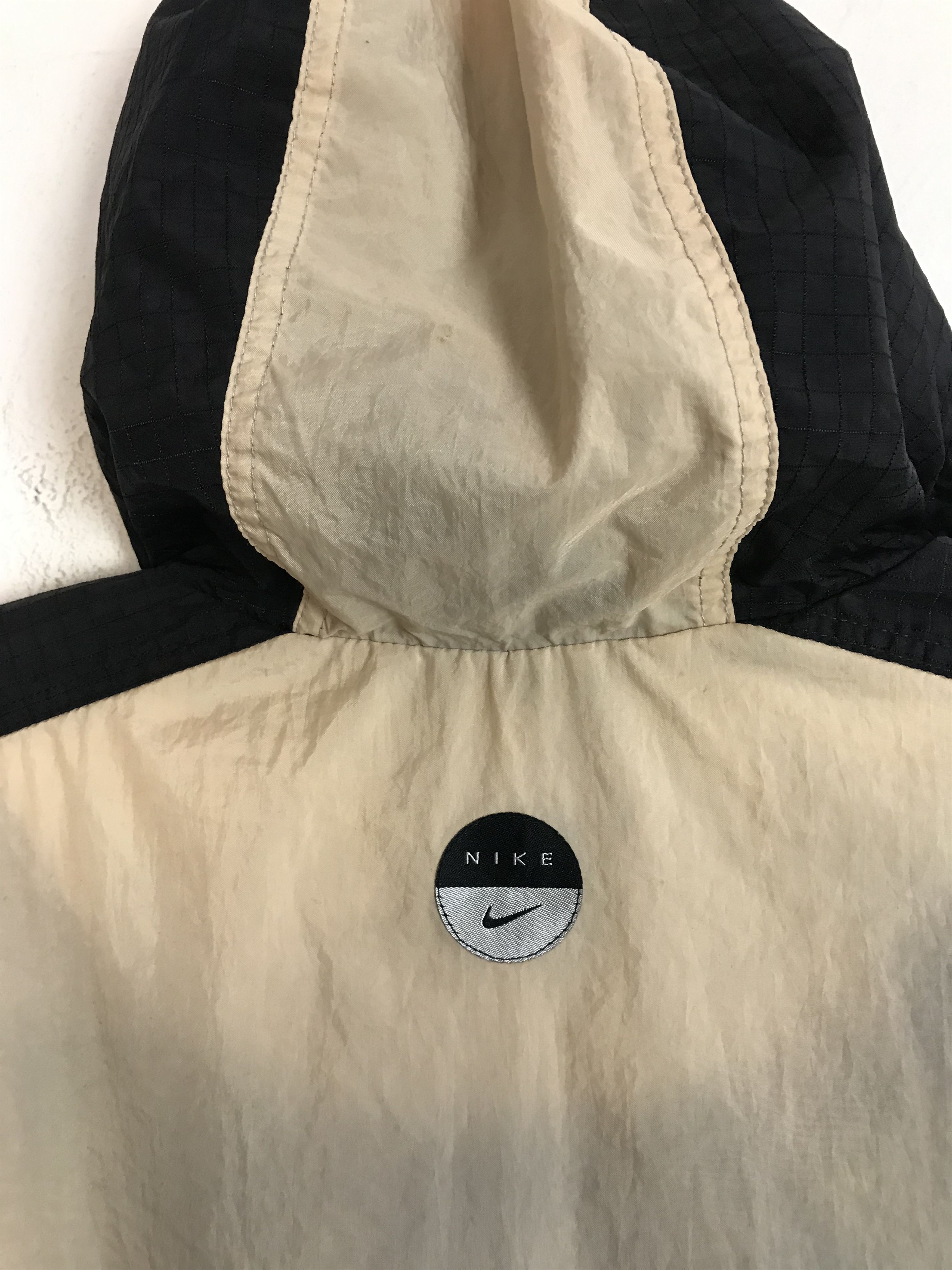 Nike 90s Nike Medium Logo Nylon Windbreaker Jacket Drill Size US L / EU 52-54 / 3 - 5 Thumbnail