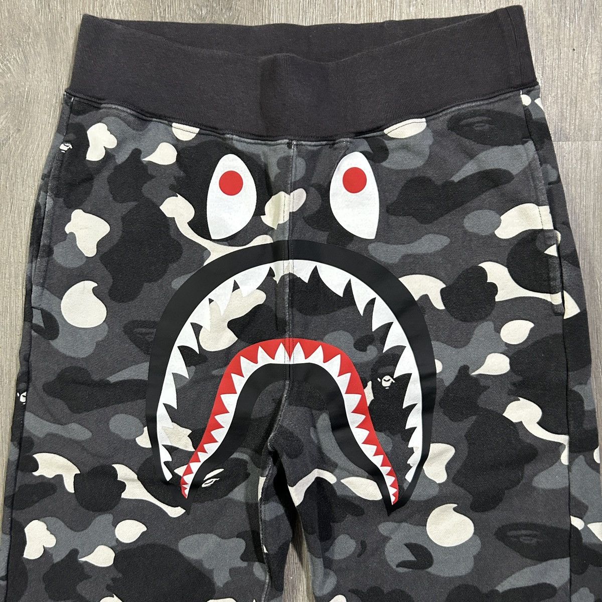 Bape BAPE Sweatpants Size US 30 / EU 46 - 2 Thumbnail
