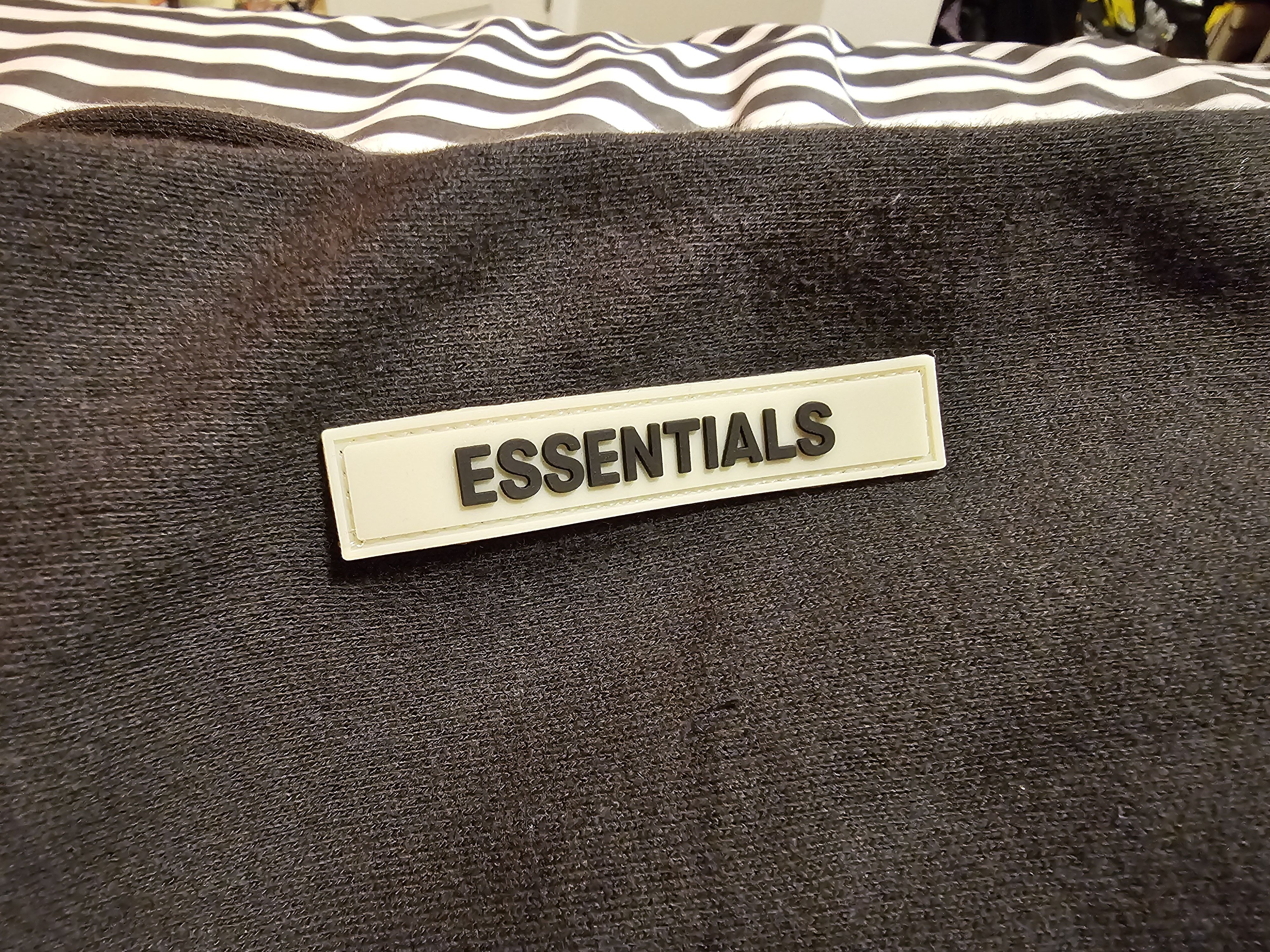 Essentials Fear of God (FOG) Essentials FW19 3M Reflective Hoodie Black Size US M / EU 48-50 / 2 - 4 Thumbnail