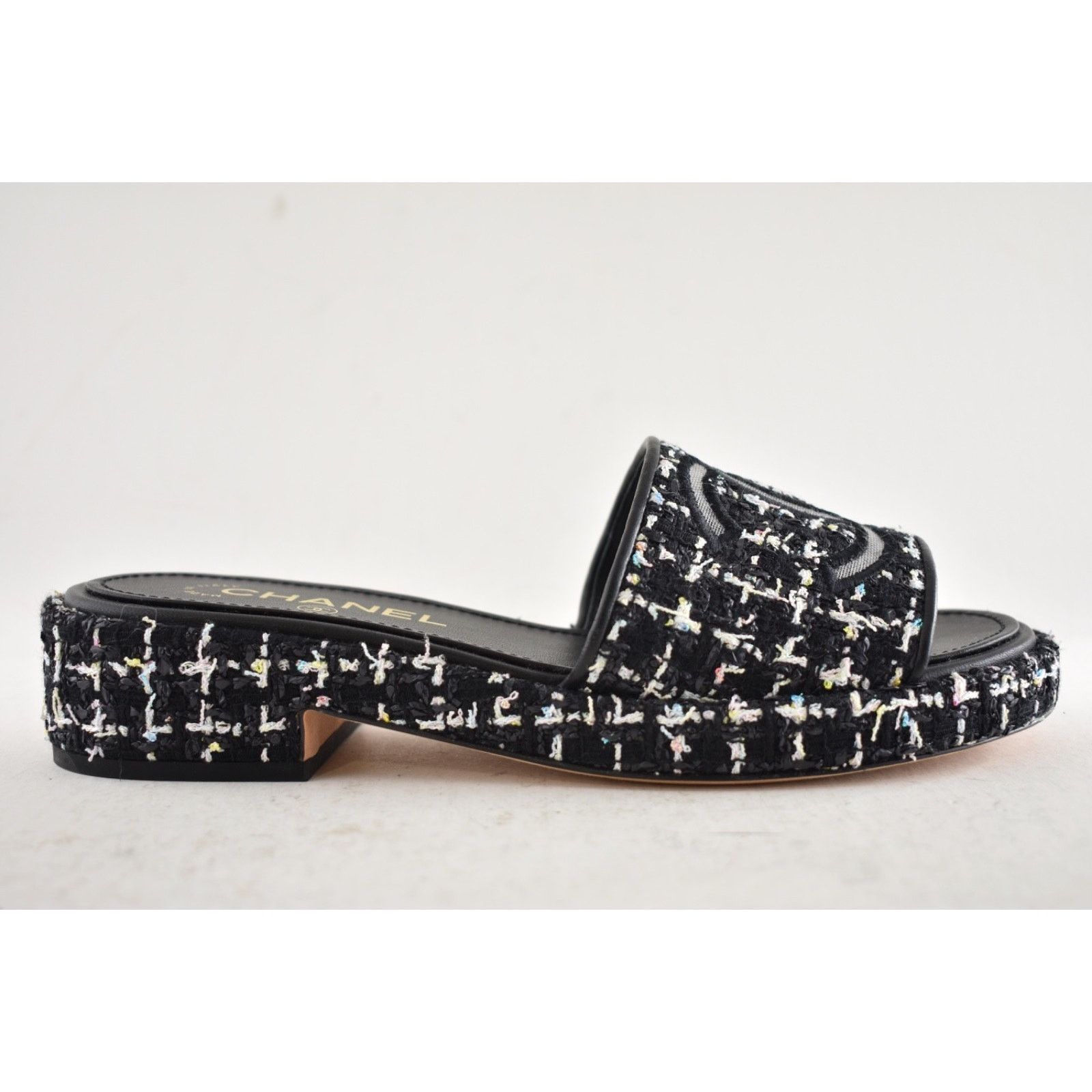 Chanel Chanel 20P Black White Tweed Mesh CC Logo Slide Slip Size US 6.5 / IT 36.5 - 2 Thumbnail