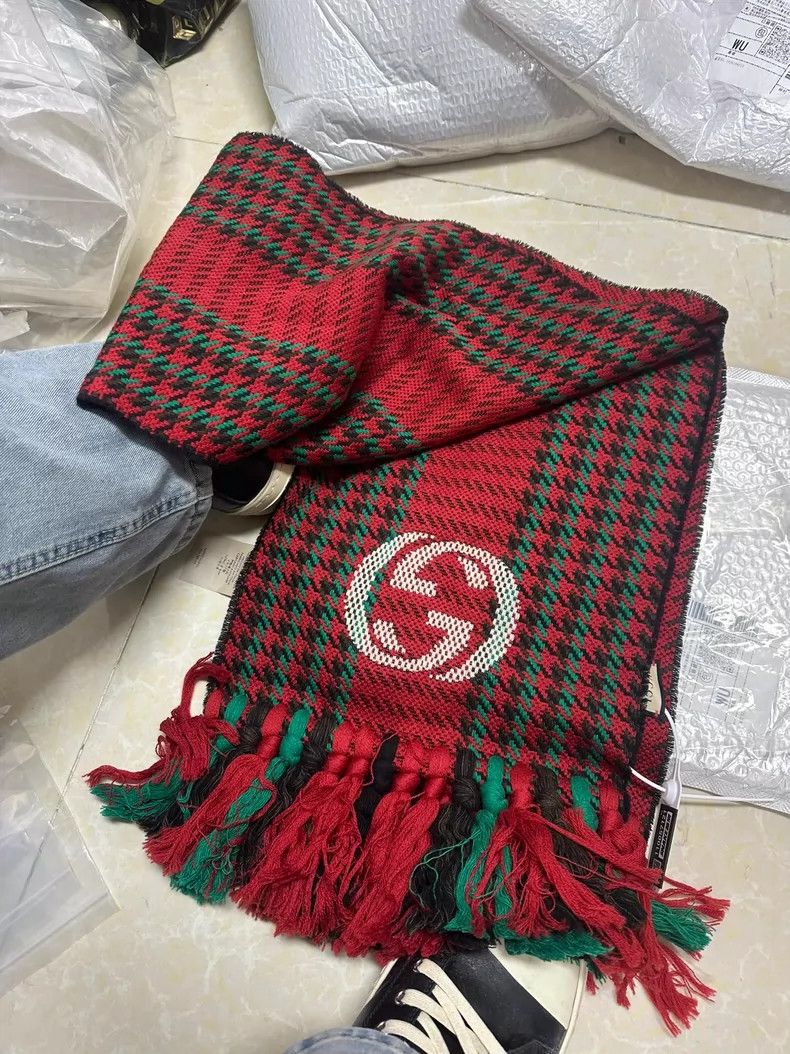 Gucci Gucci Red and green striped scarf Size ONE SIZE - 2 Thumbnail