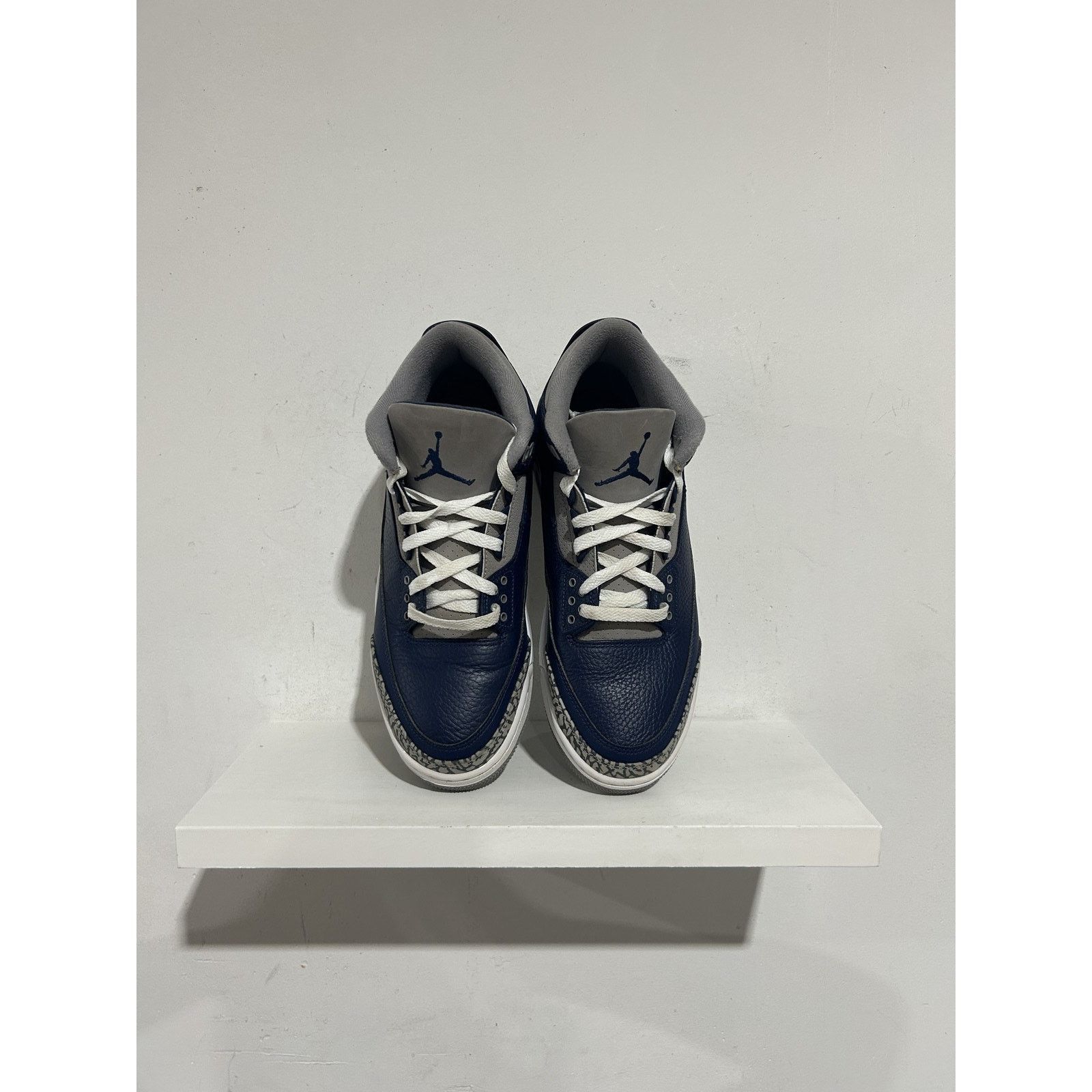 Nike JORDAN 3 RETRO GEORGETOWN SIZE 9.5 PREOWNED Size US 9.5 / EU 42-43 - 5 Thumbnail