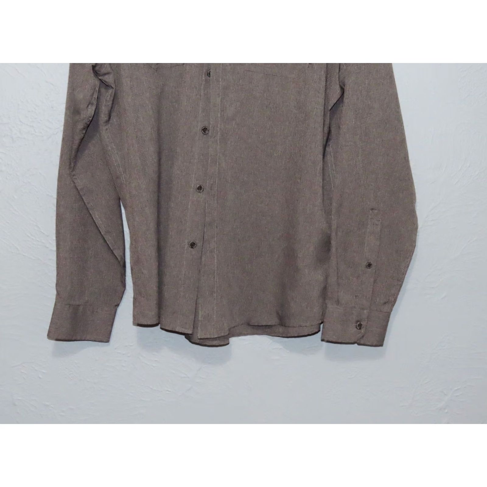 Eddie Bauer Eddie Bauer Long Sleeve Button-Up Shirt Mens L Gray Classic Outdoor Breathable Pockets Lightweight Microfiber Regular Fit Black? Size US L / EU 52-54 / 3 - 4 Thumbnail