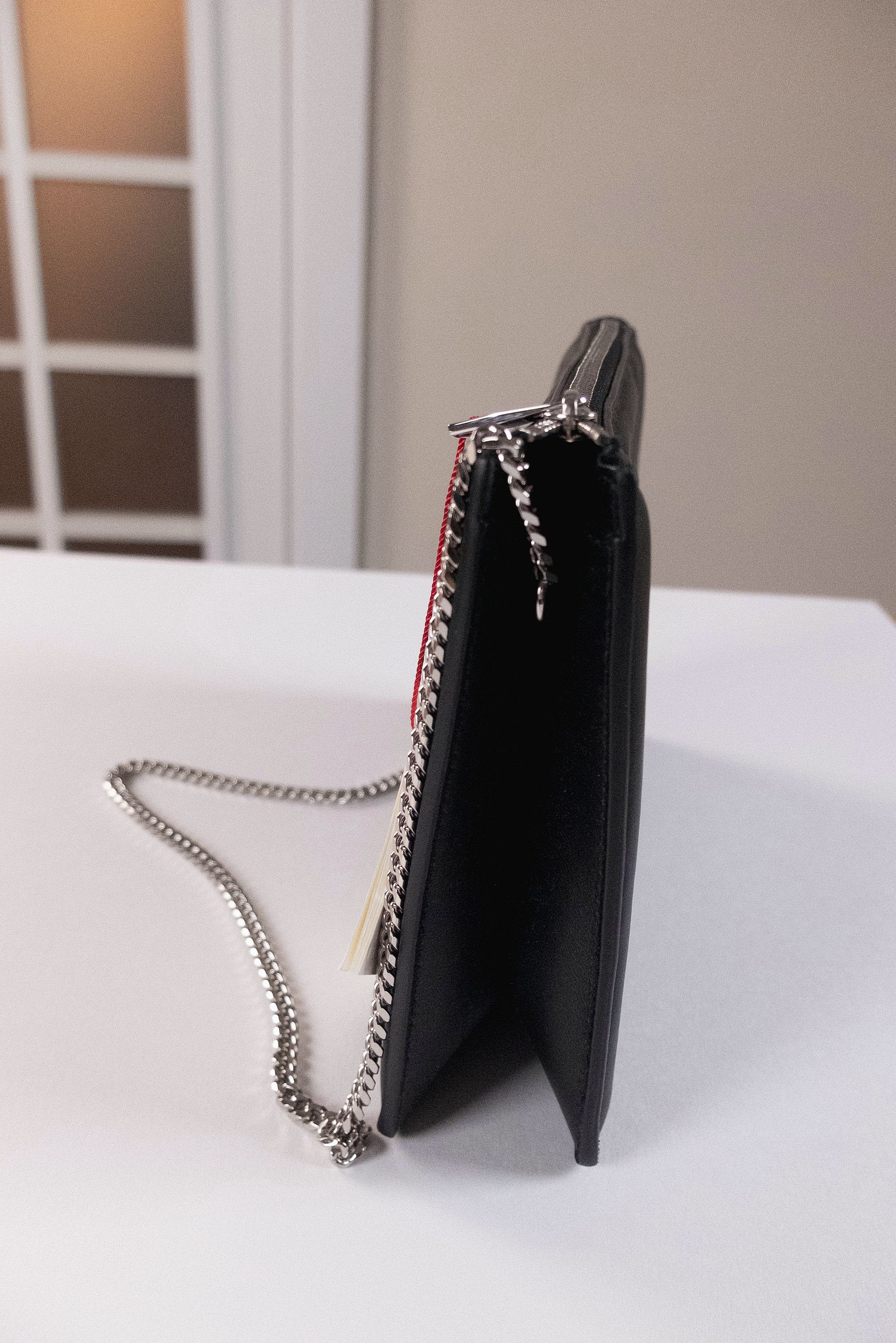 Alexander McQueen ALEXANDER MCQUEEN Slash black zip coin bag with chain strap Size ONE SIZE - 6 Thumbnail