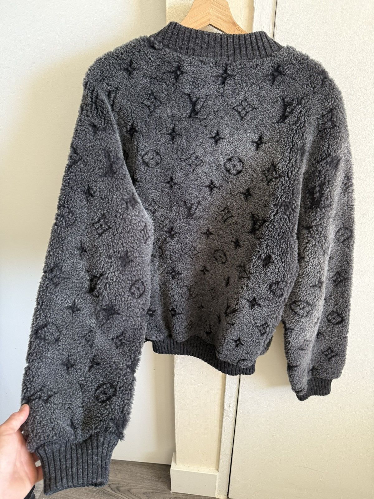 Louis Vuitton Lv Monogram Shearling Crewneck Size US M / EU 48-50 / 2 - 2 Thumbnail
