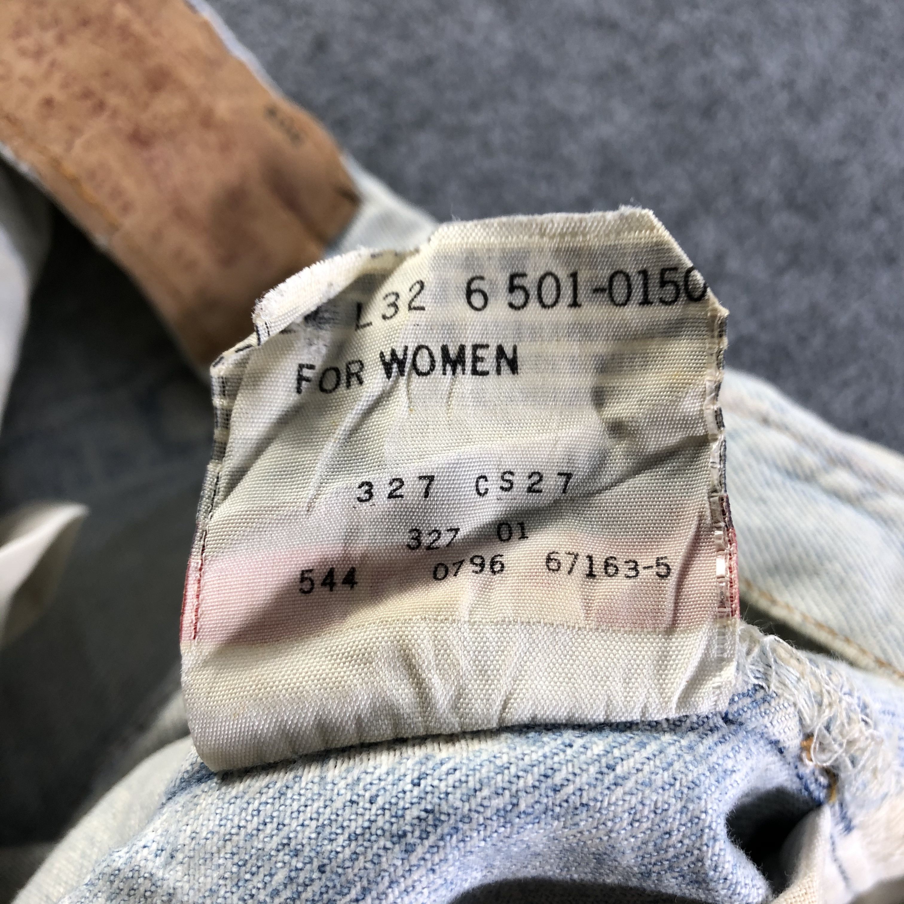 Levi's Vintage Light Wash Levis 501 Jeans-J3947 Size US 28 / EU 44 - 11 Thumbnail