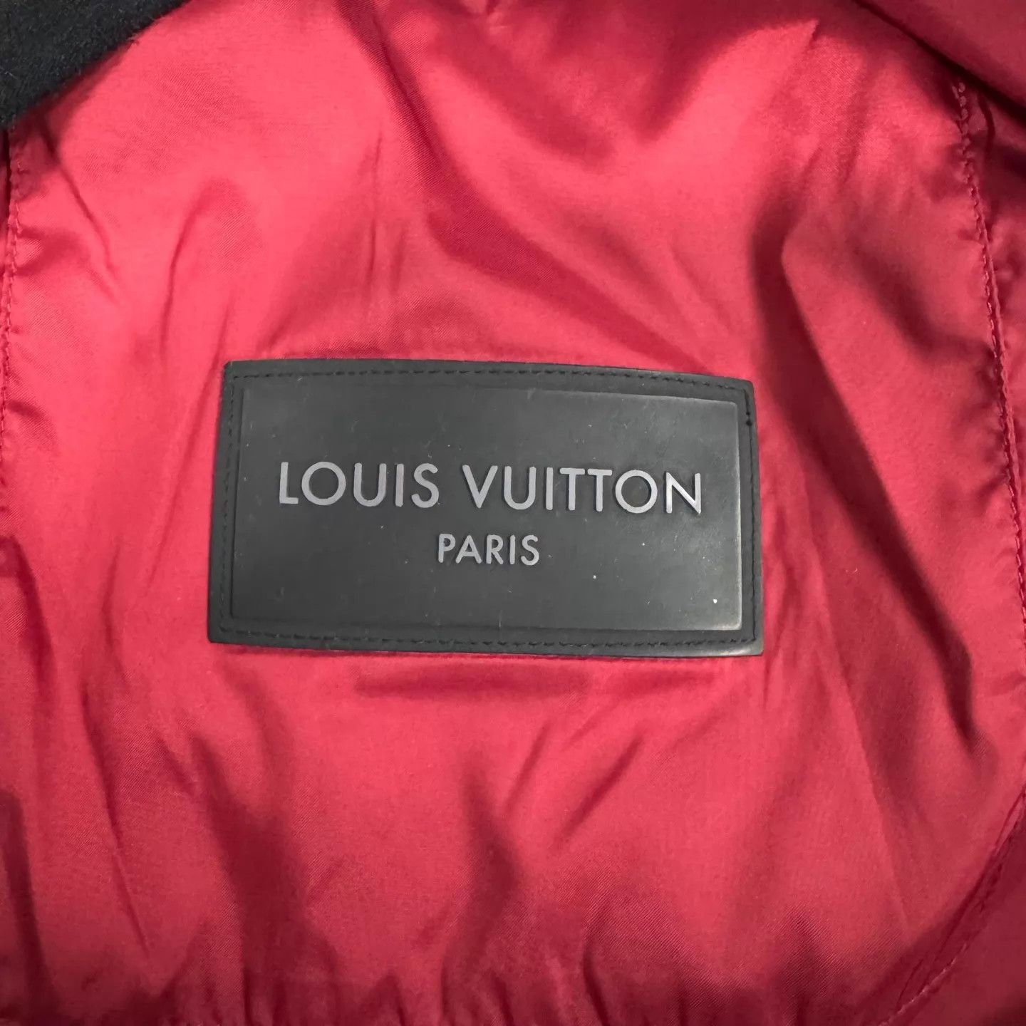 Louis Vuitton LV techwear multi-pocket red hooded jacket Size US M / EU 48-50 / 2 - 5 Thumbnail