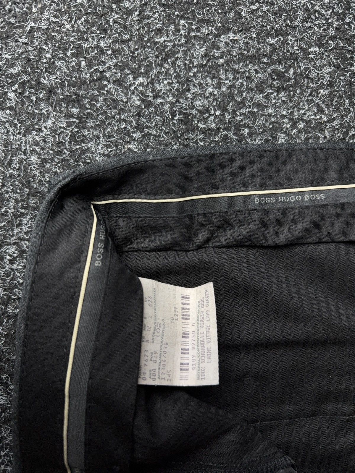 Hugo Boss Luxury Retro 00s Hugo Boss Straight Tailored Wool Trousers Size US 35 - 8 Thumbnail