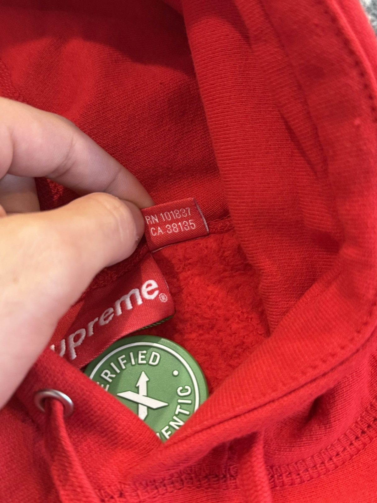 Supreme Supreme KAWS Chalk Logo Hooded Sweatshirt Size US M / EU 48-50 / 2 - 5 Thumbnail