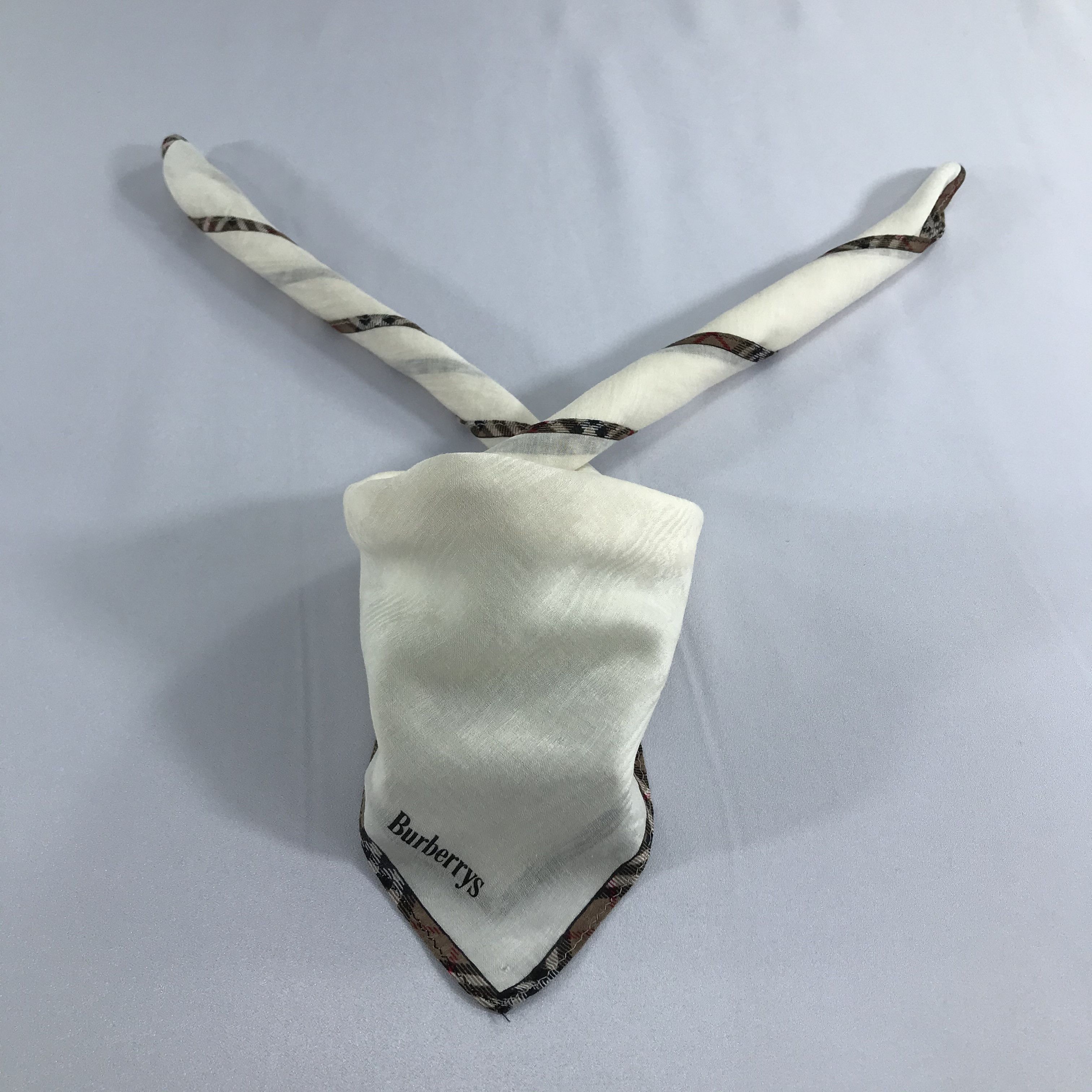Burberry Burberrys Handkerchief Neckerchief Bandana H1049 Size ONE SIZE - 1 Thumbnail
